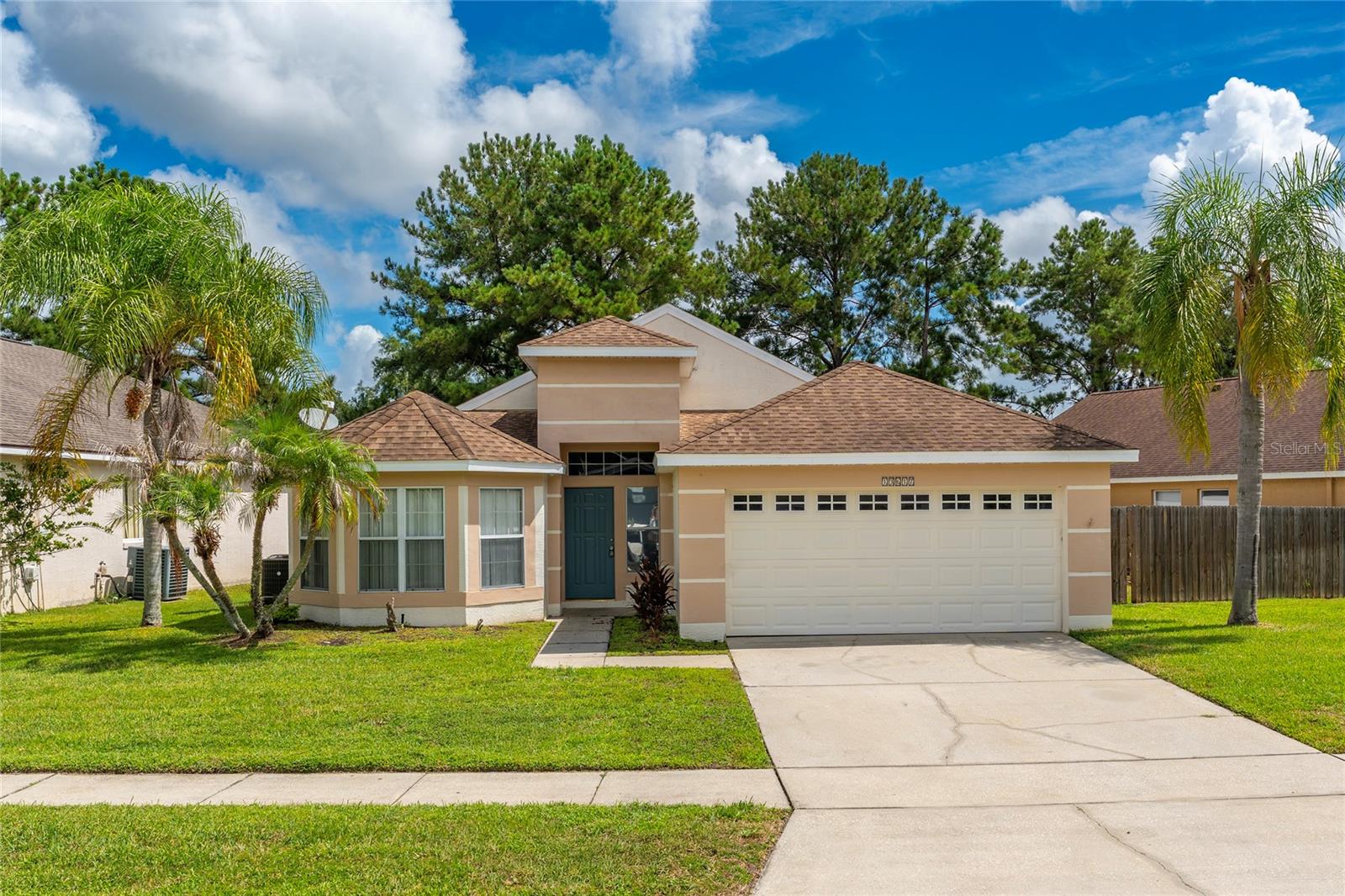 Single Family Residence in ORLANDO, FL - Daniel Dourado