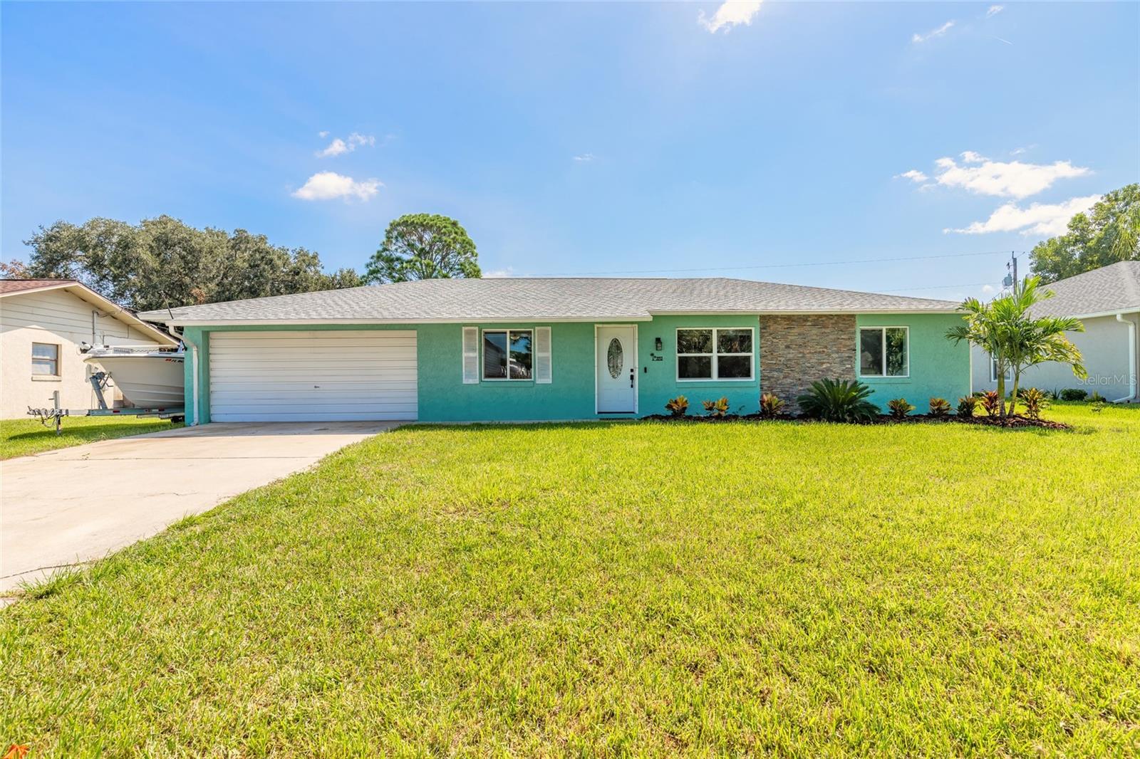 Single Family Residence in EDGEWATER, FL - Daniel Dourado