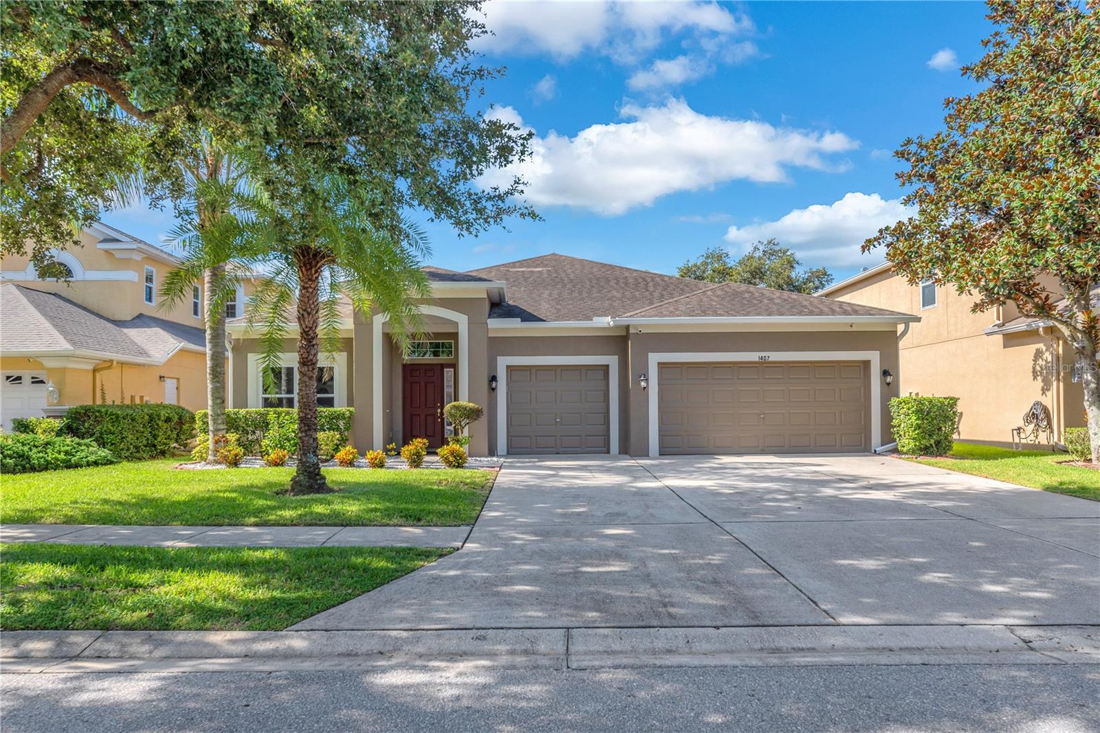 Single Family Residence in DOVER, FL - Daniel Dourado