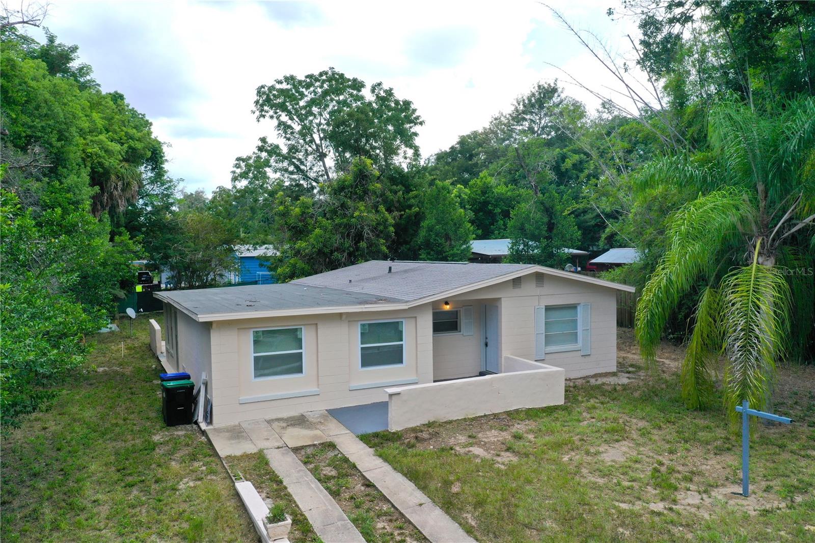 Single Family Residence in ORLANDO, FL - Daniel Dourado
