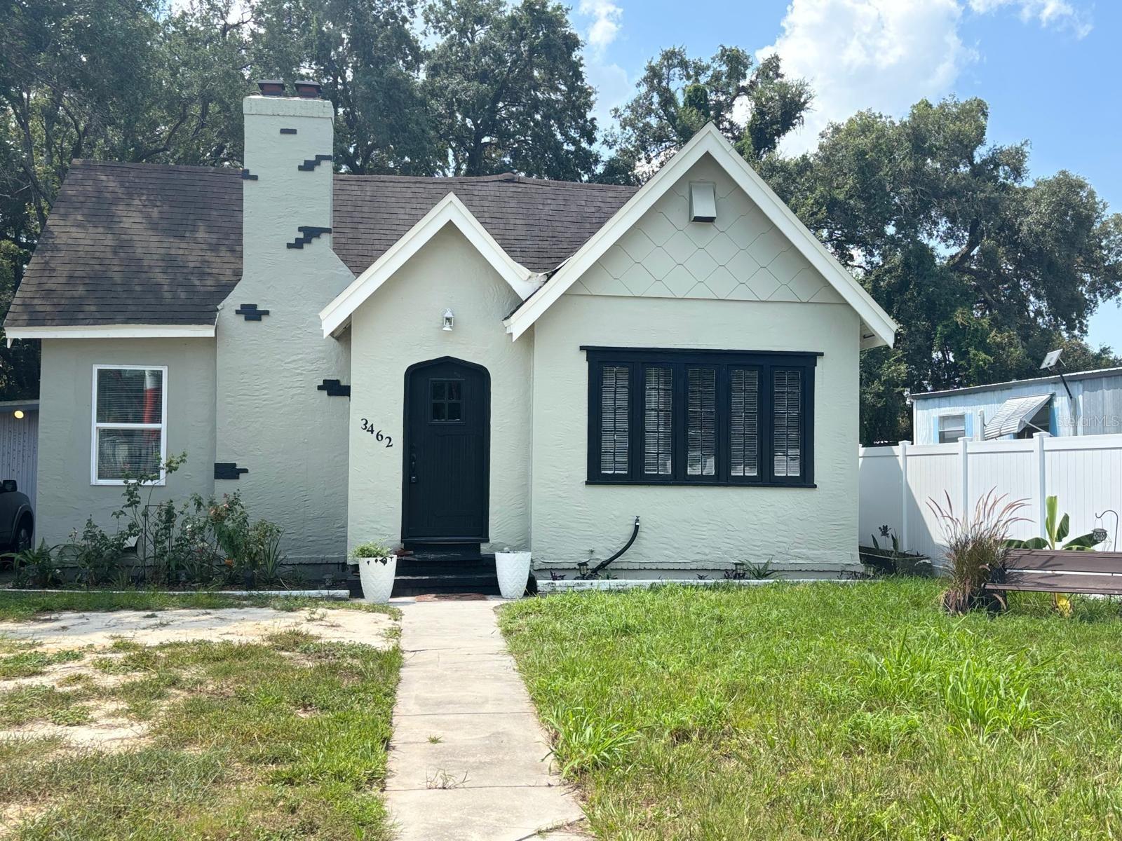 Single Family Residence in WINTER HAVEN, FL - Daniel Dourado