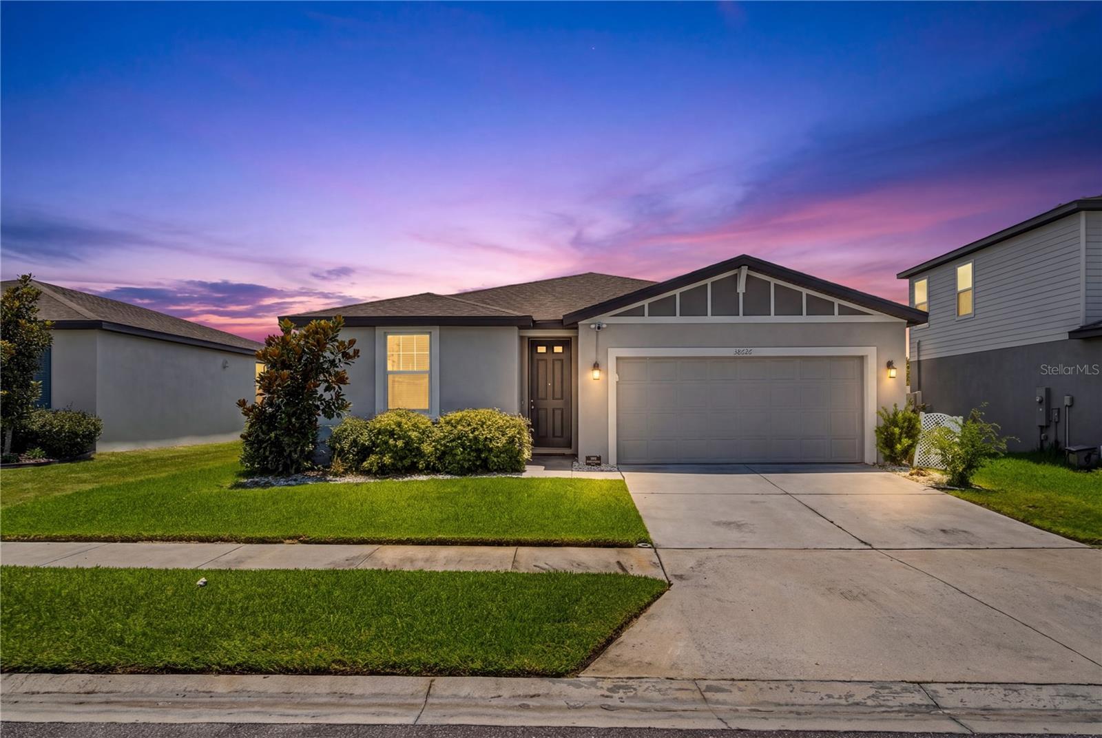 Single Family Residence in ZEPHYRHILLS, FL - Daniel Dourado