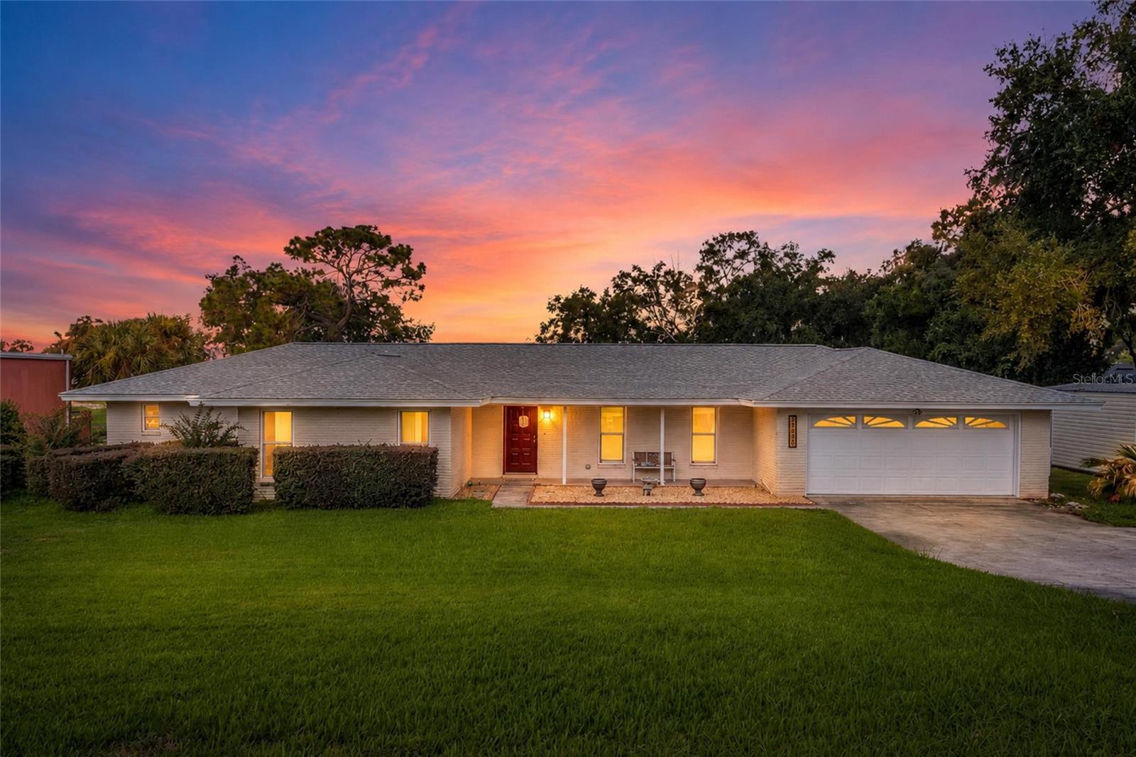 Single Family Residence in LEESBURG, FL - Daniel Dourado