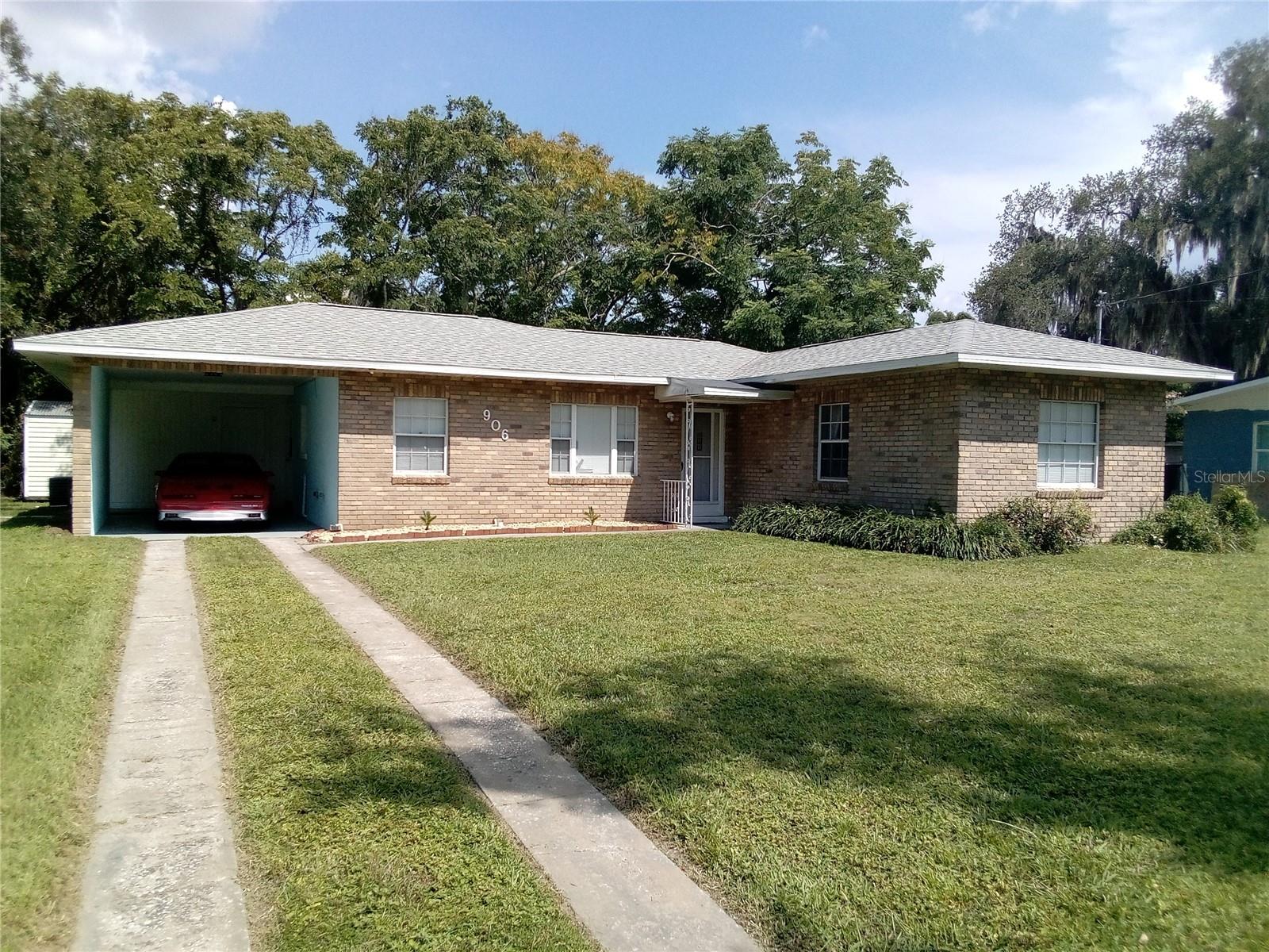 Single Family Residence in LEESBURG, FL - Daniel Dourado