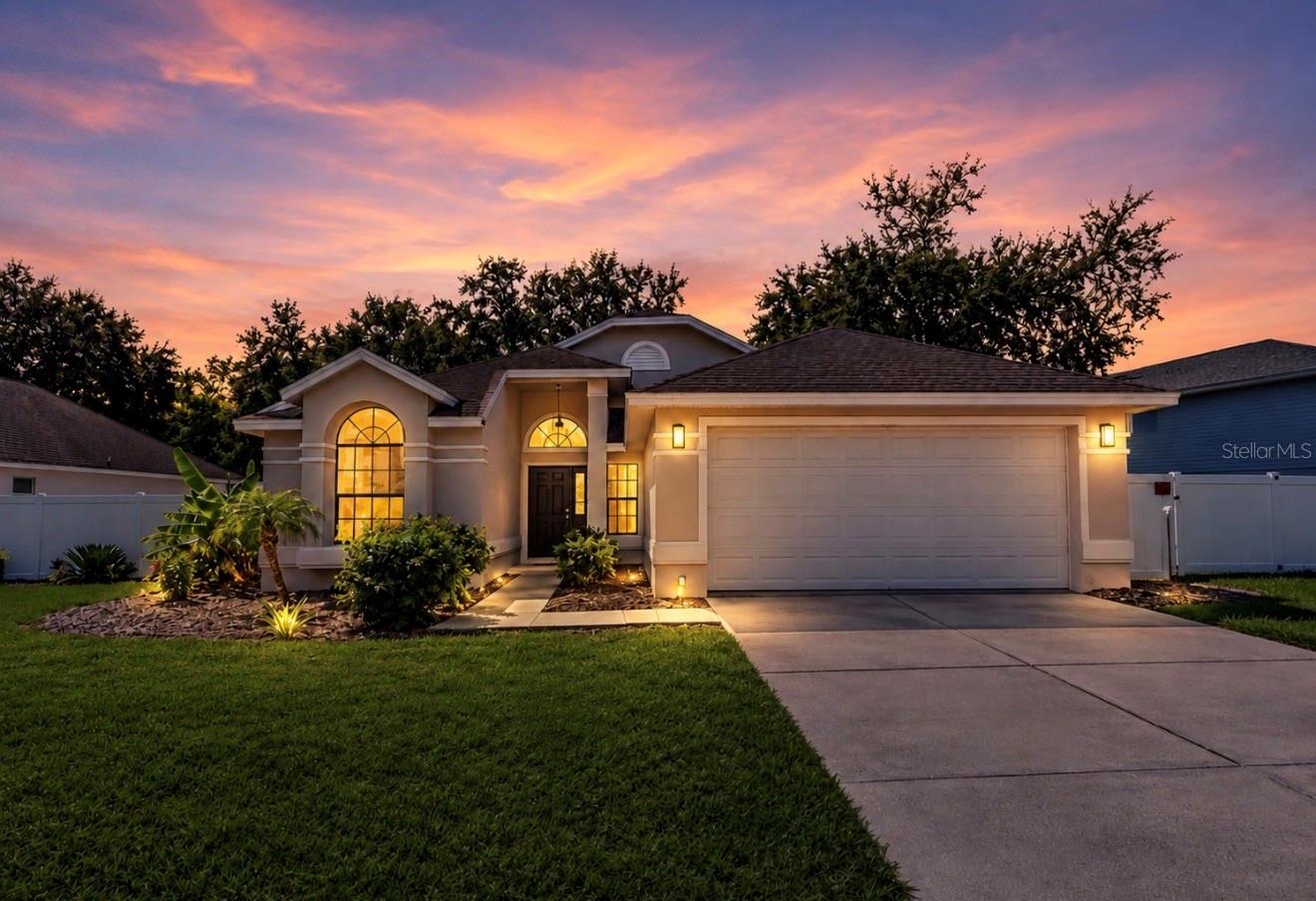 Single Family Residence in PLANT CITY, FL - Daniel Dourado