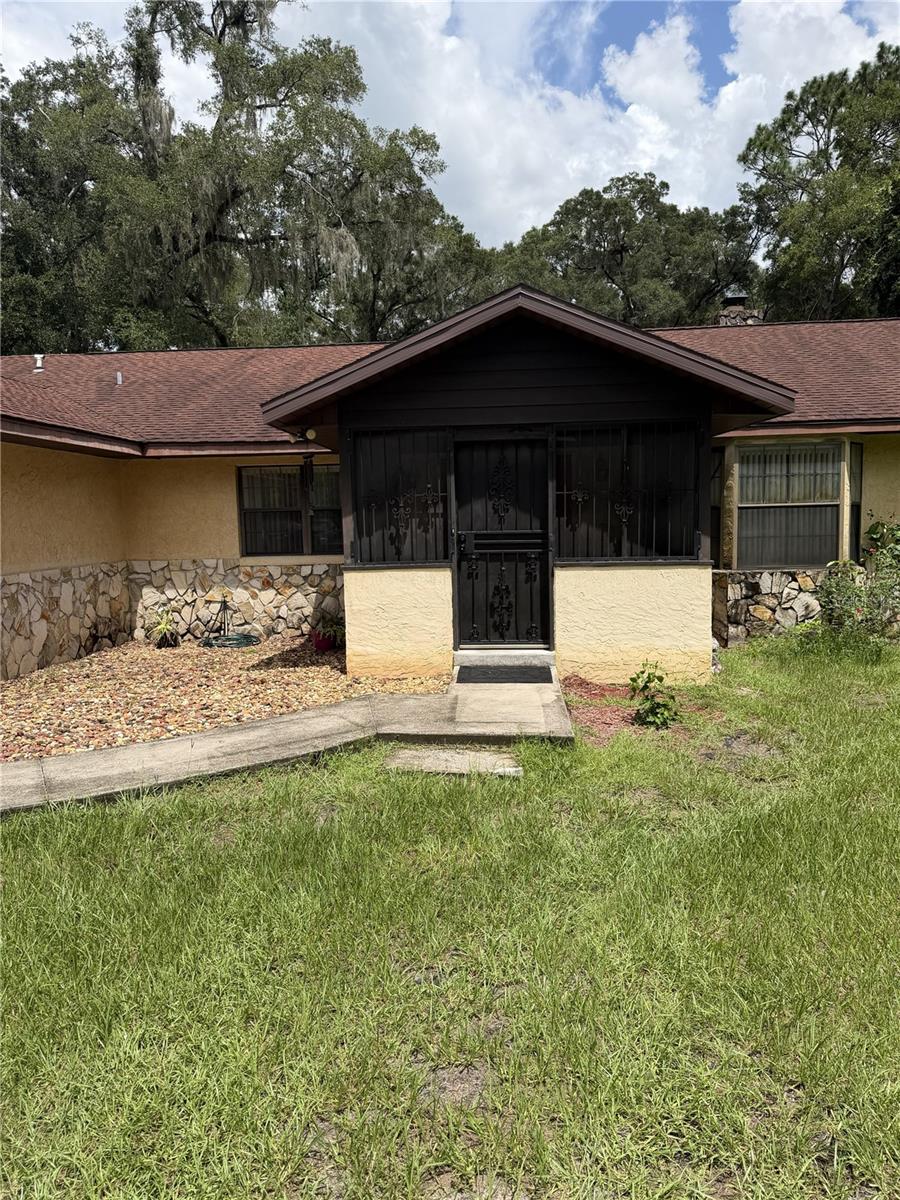 Single Family Residence in SUMMERFIELD, FL - Daniel Dourado