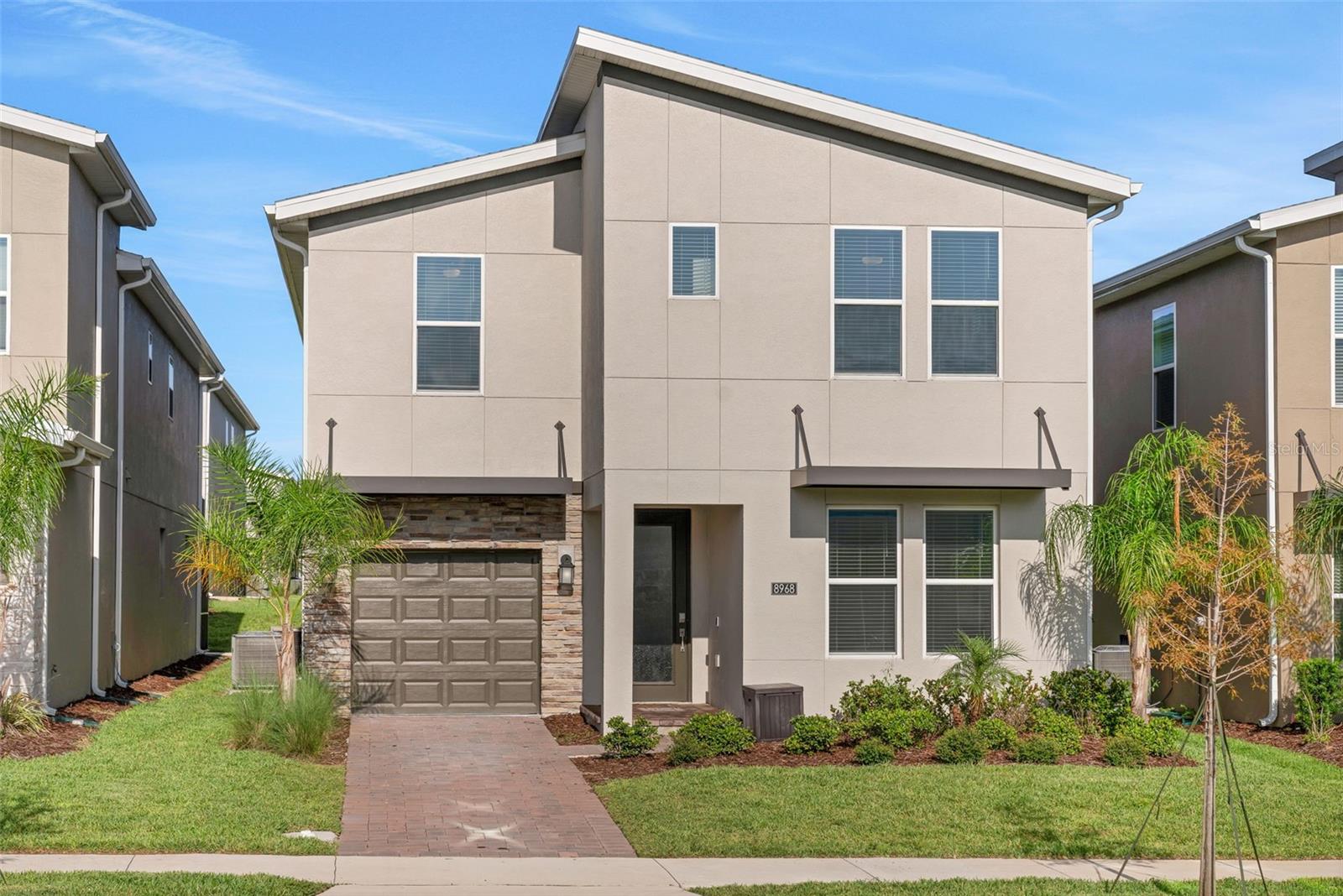 Single Family Residence in DAVENPORT, FL - Daniel Dourado