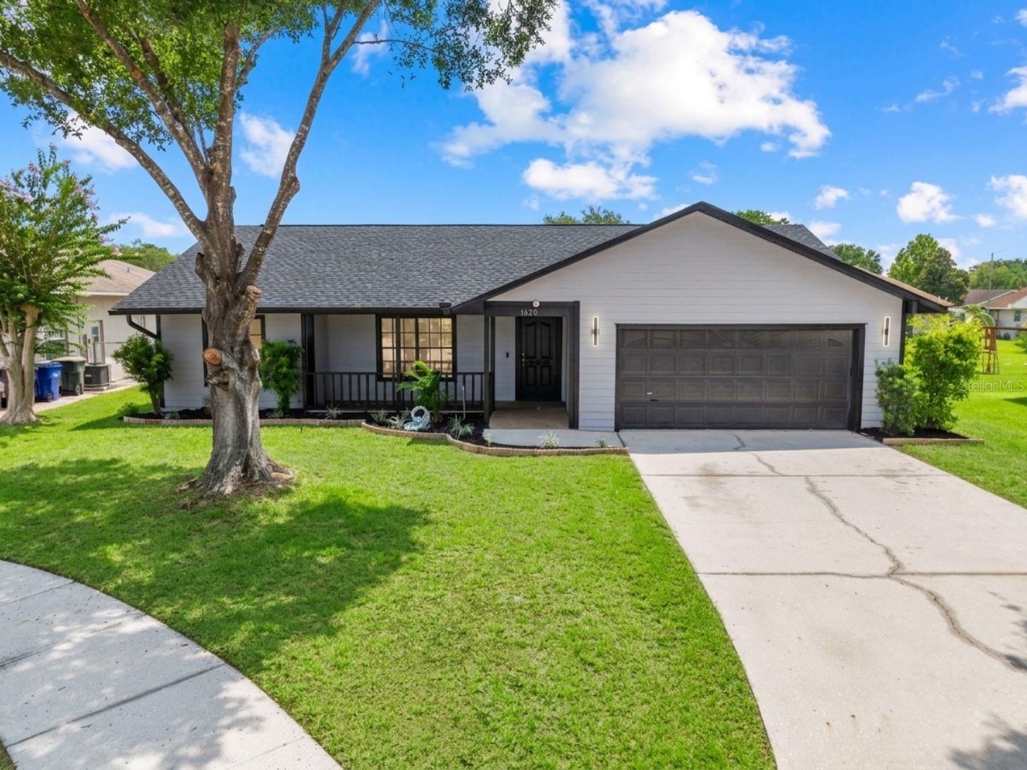 Single Family Residence in ST CLOUD, FL - Daniel Dourado