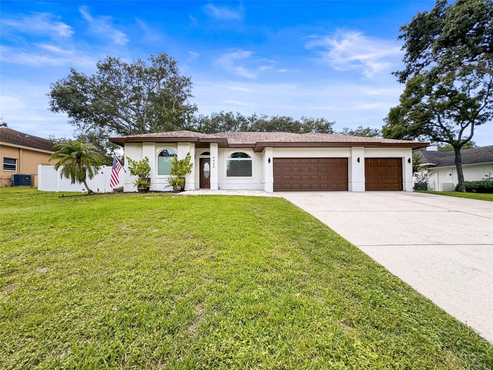 Single Family Residence em PALM HARBOR, FL - Daniel Dourado