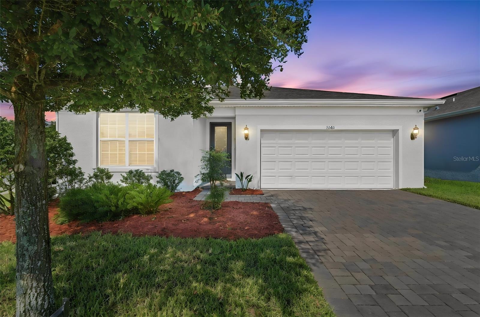 Single Family Residence in DELAND, FL - Daniel Dourado