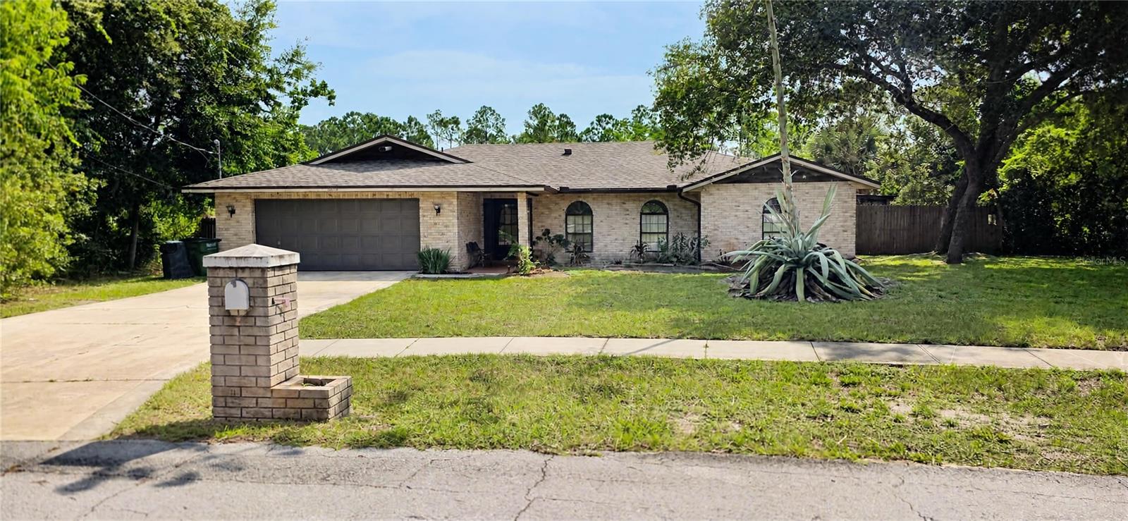 Single Family Residence in DELTONA, FL - Daniel Dourado