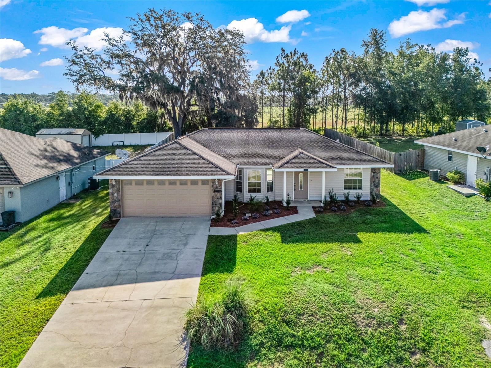 Single Family Residence em BELLEVIEW, FL - Daniel Dourado