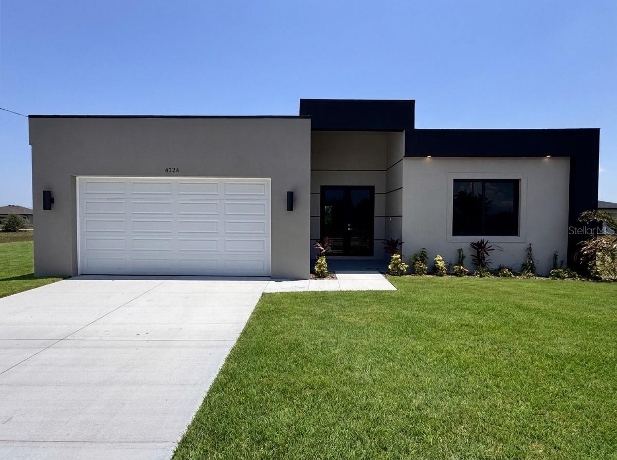Single Family Residence in CAPE CORAL, FL - Daniel Dourado
