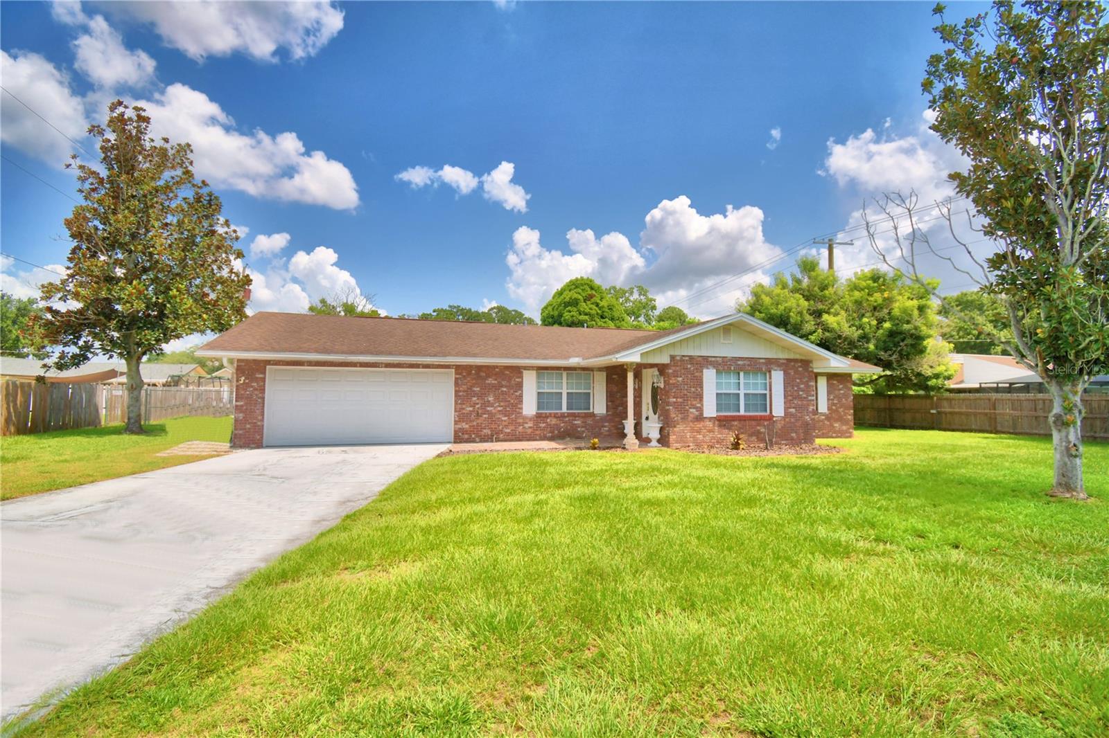 Single Family Residence in AUBURNDALE, FL - Daniel Dourado