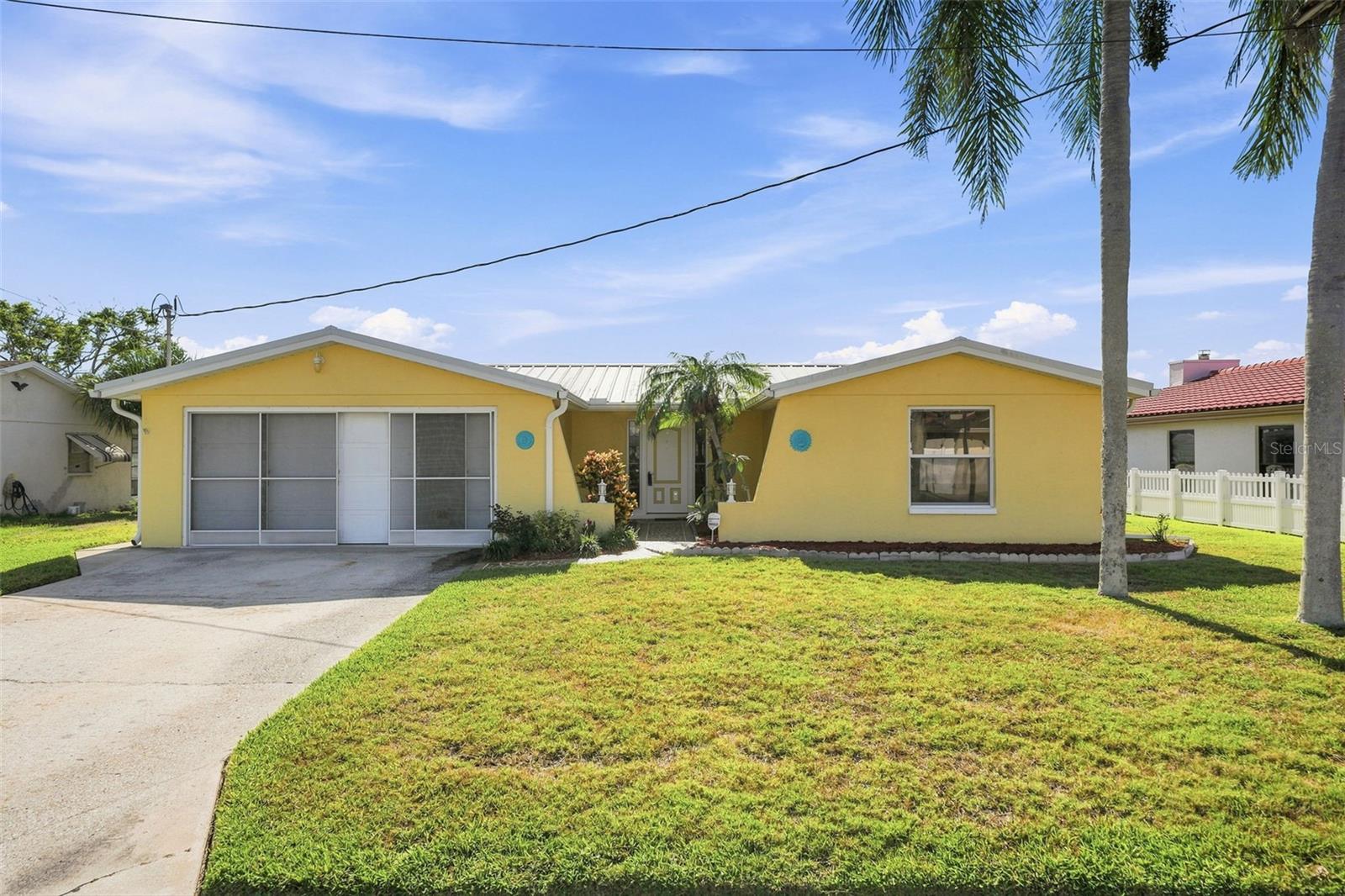 Single Family Residence in HERNANDO BEACH, FL - Daniel Dourado