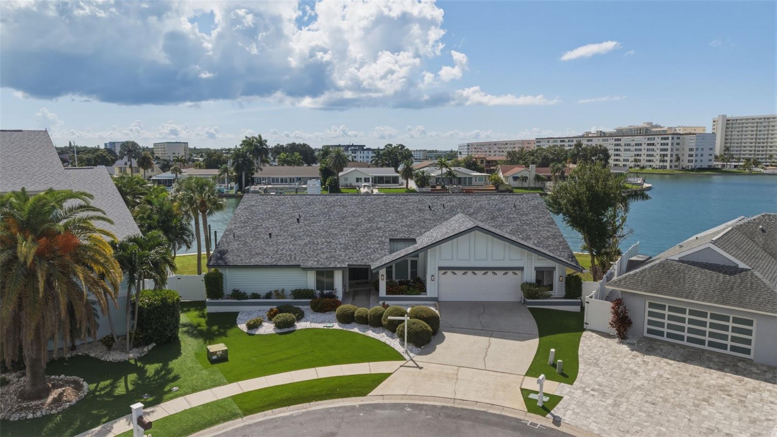 Single Family Residence em GULFPORT, FL - Daniel Dourado