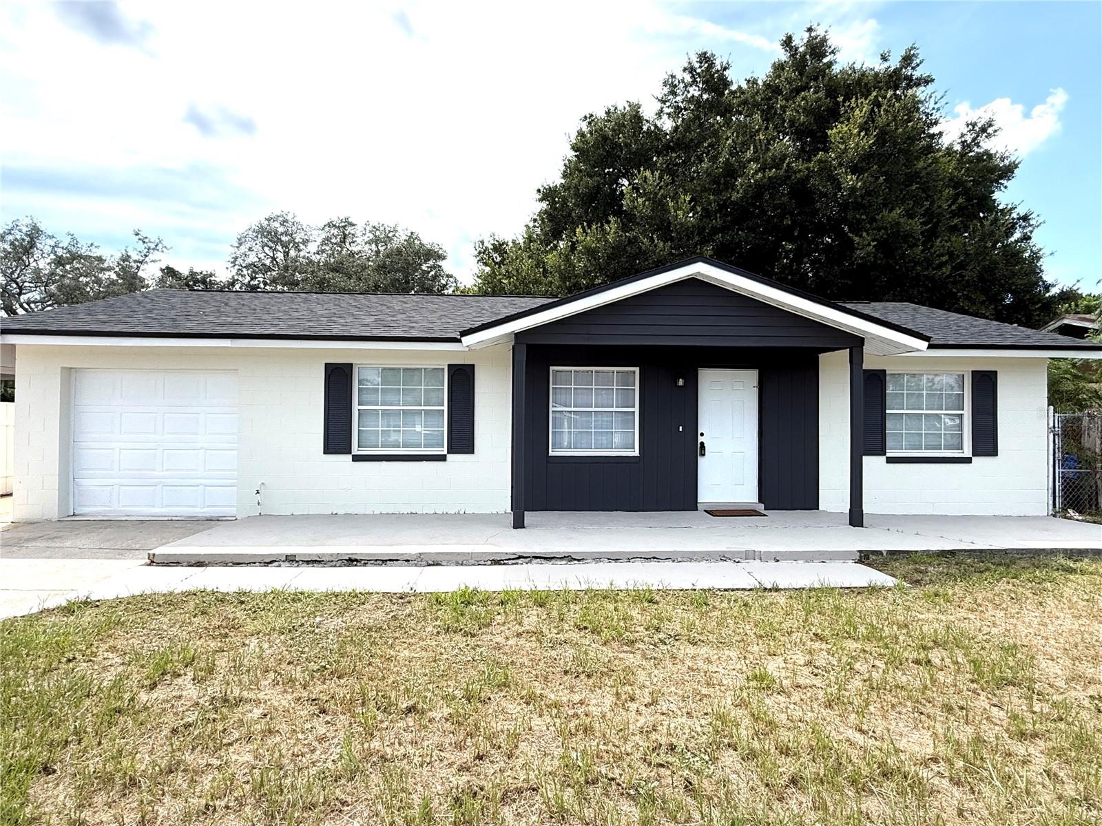 Single Family Residence in ORLANDO, FL - Daniel Dourado