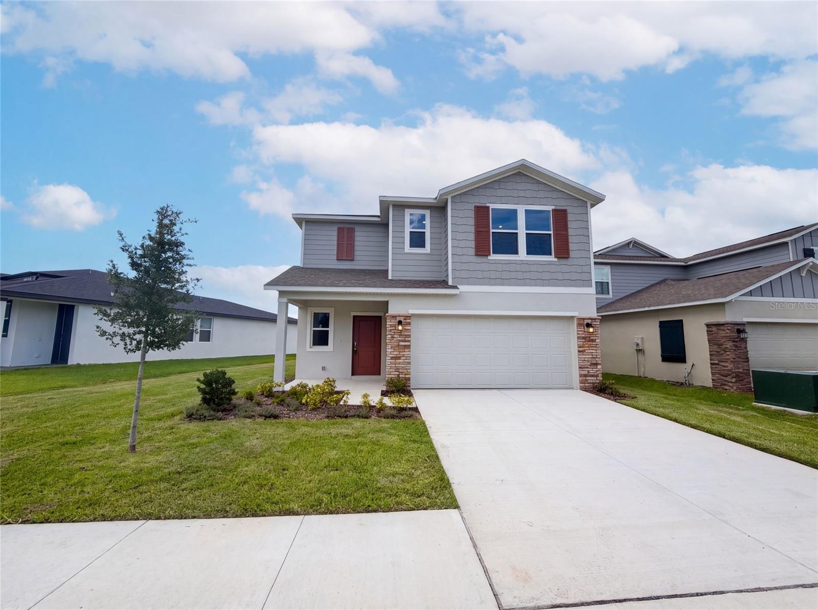 Single Family Residence in DAVENPORT, FL - Daniel Dourado