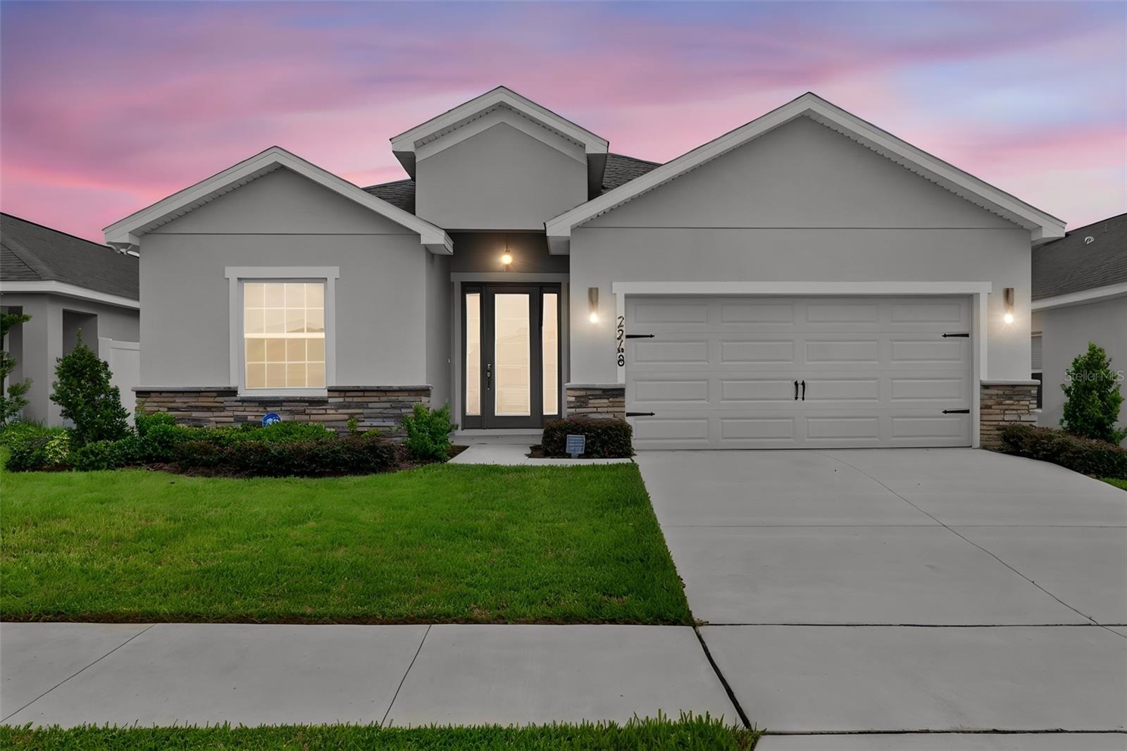 Single Family Residence in DAVENPORT, FL - Daniel Dourado