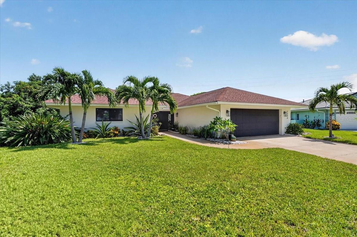 Single Family Residence in BRADENTON, FL - Daniel Dourado