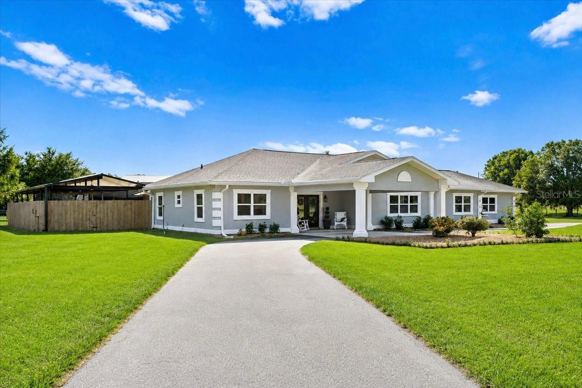 Single Family Residence in ALACHUA, FL - Daniel Dourado