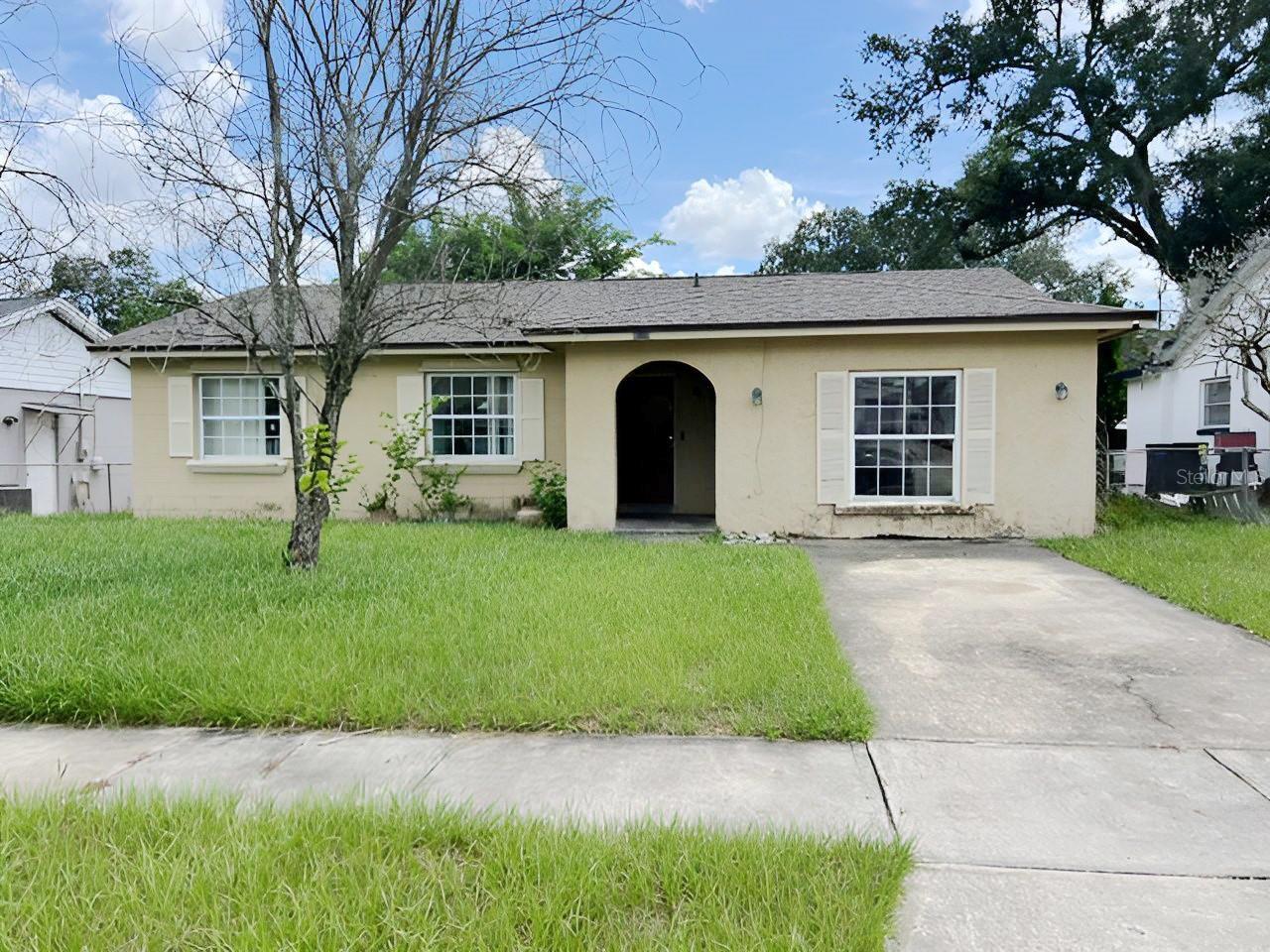 Single Family Residence in ORLANDO, FL - Daniel Dourado