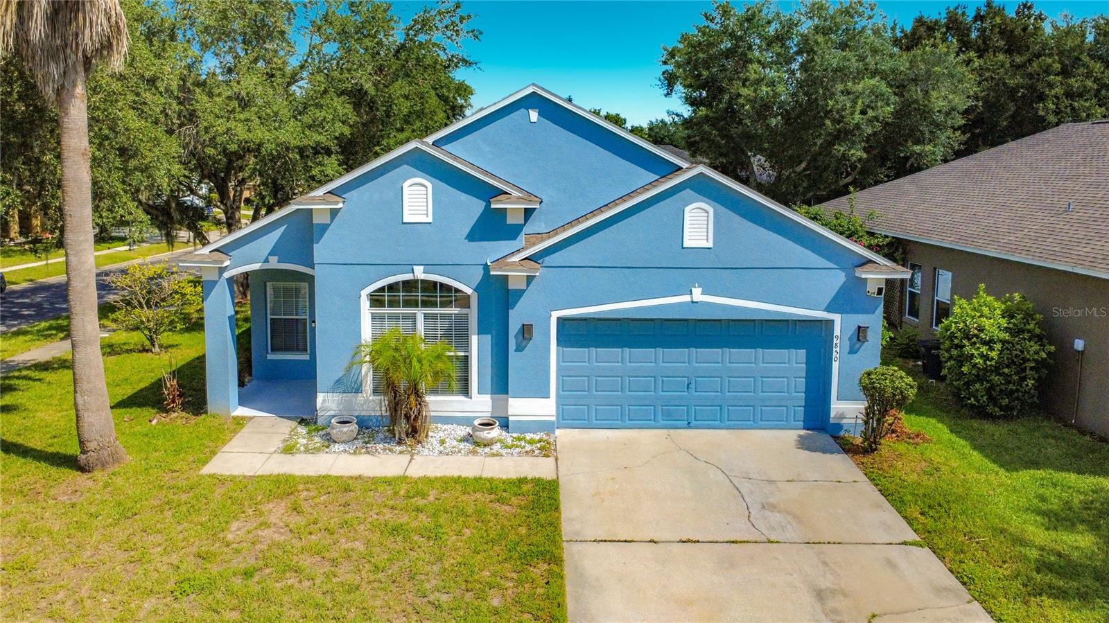 Single Family Residence in ORLANDO, FL - Daniel Dourado