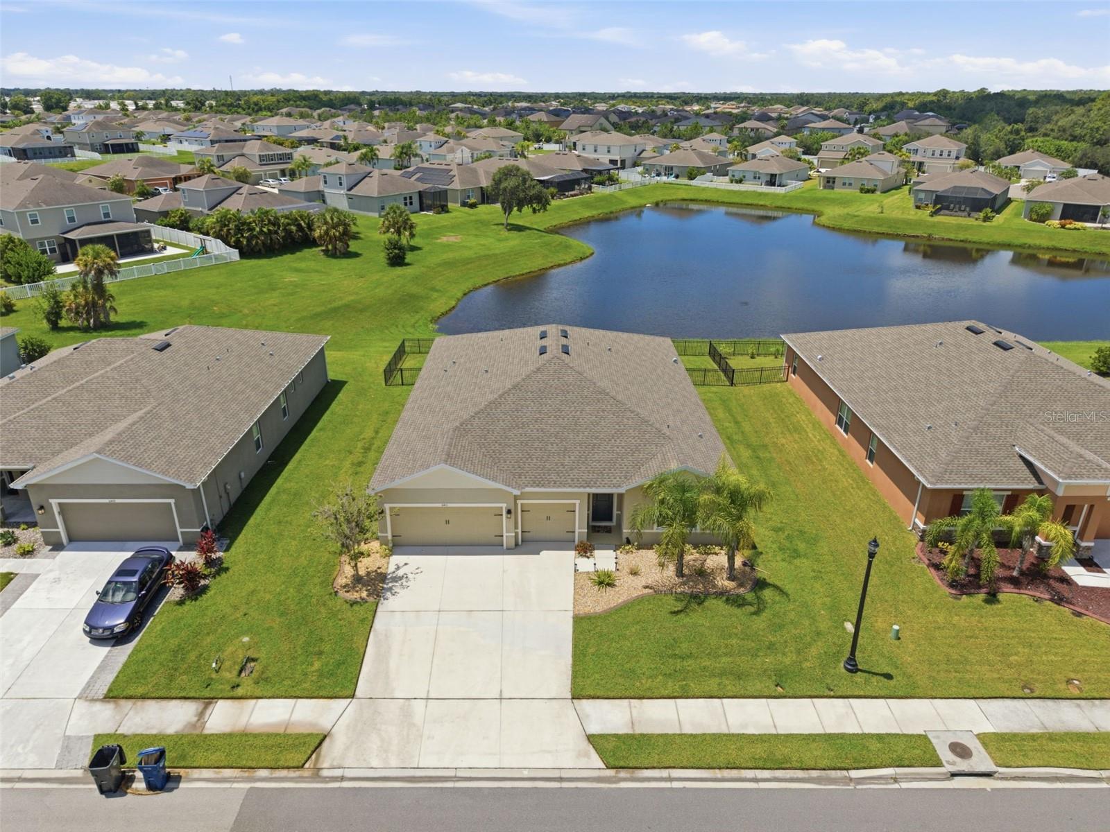 Single Family Residence in PARRISH, FL - Daniel Dourado