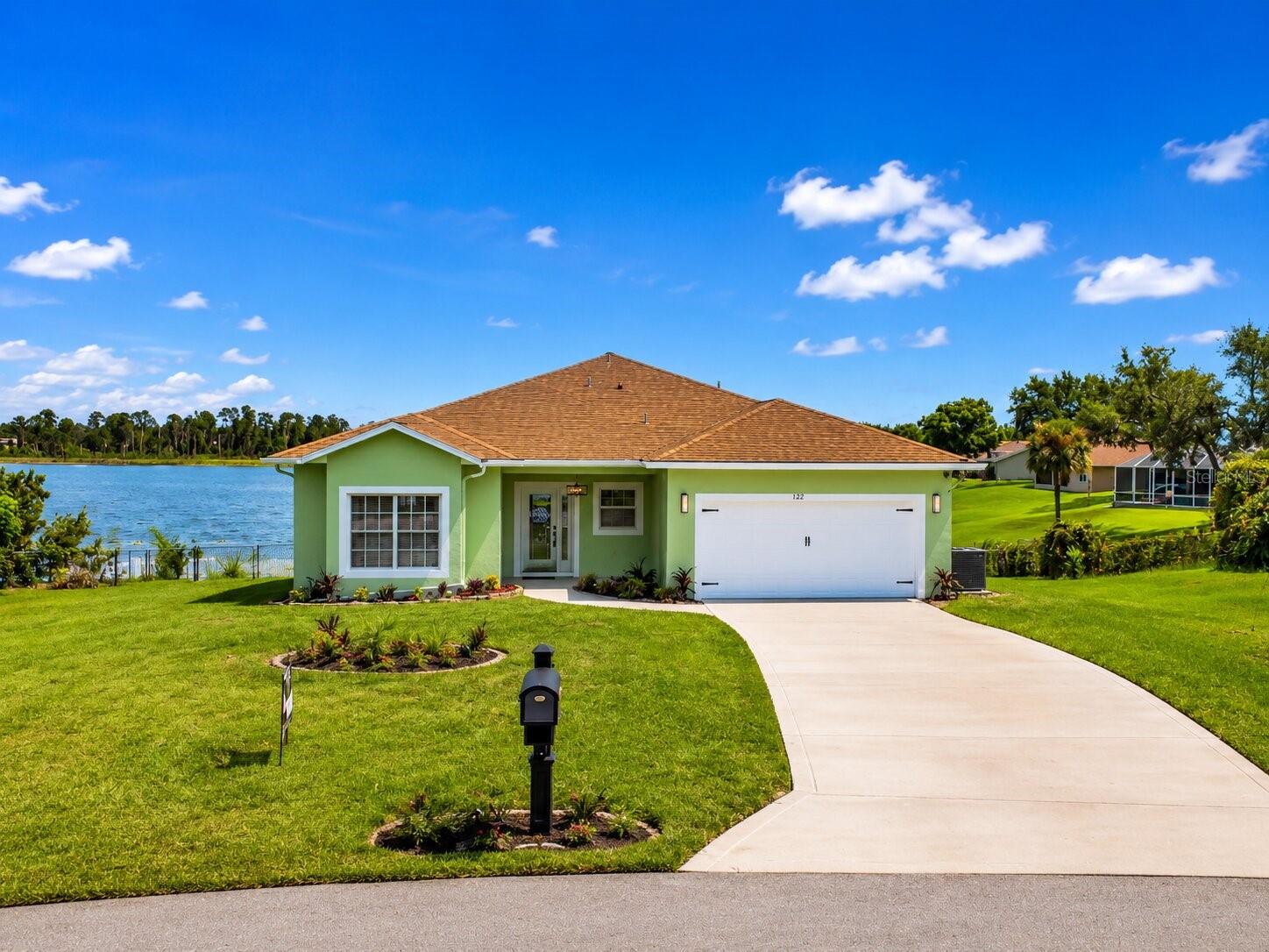 Single Family Residence in DELTONA, FL - Daniel Dourado