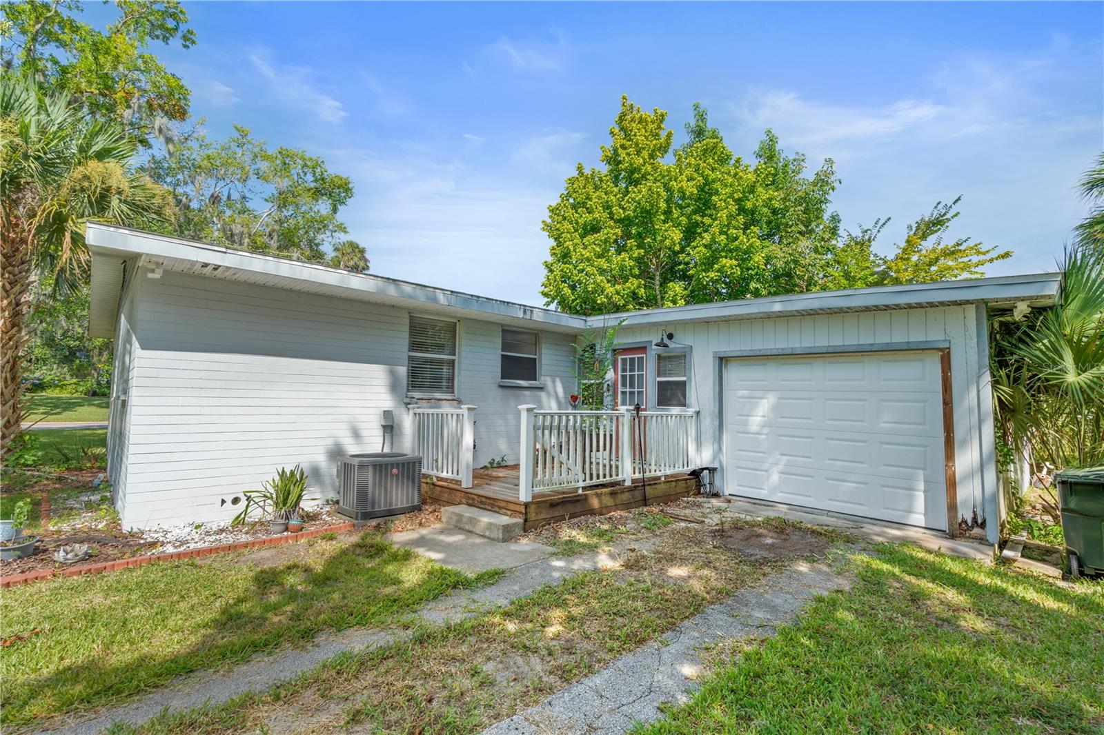 Single Family Residence em DAYTONA BEACH, FL - Daniel Dourado