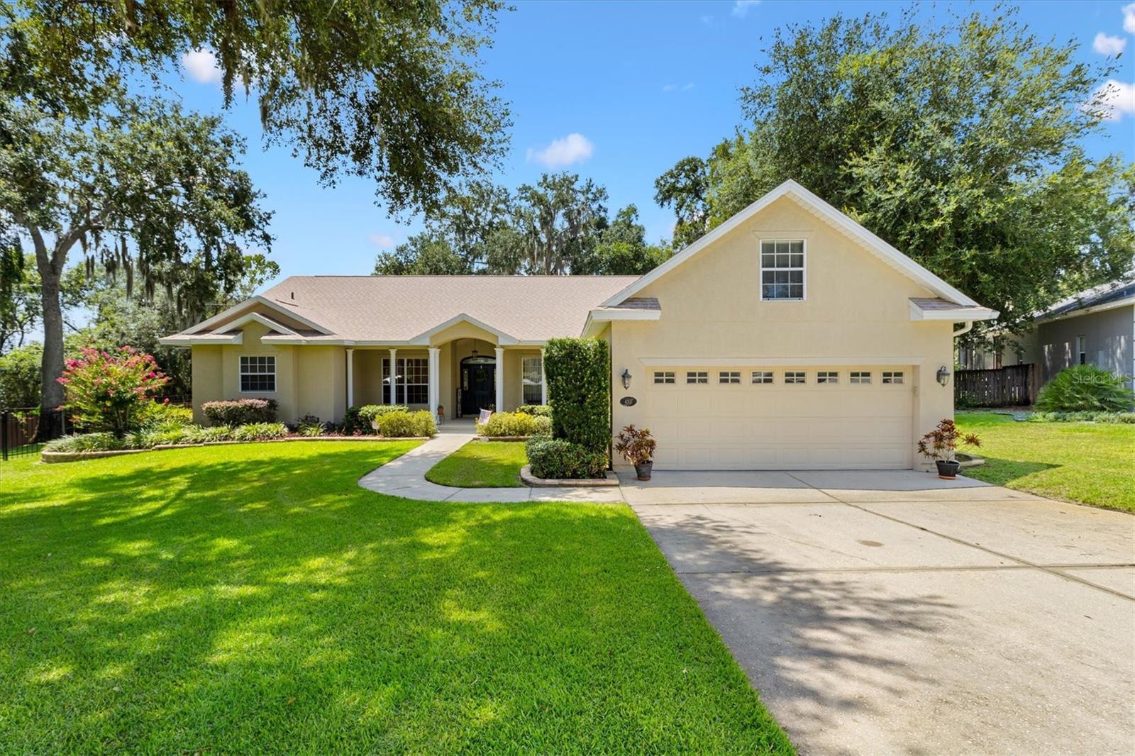 Single Family Residence em FRUITLAND PARK, FL - Daniel Dourado
