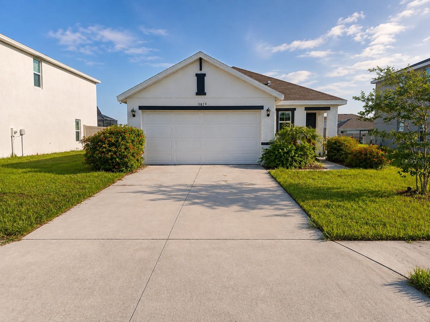 Single Family Residence in BRADENTON, FL - Daniel Dourado