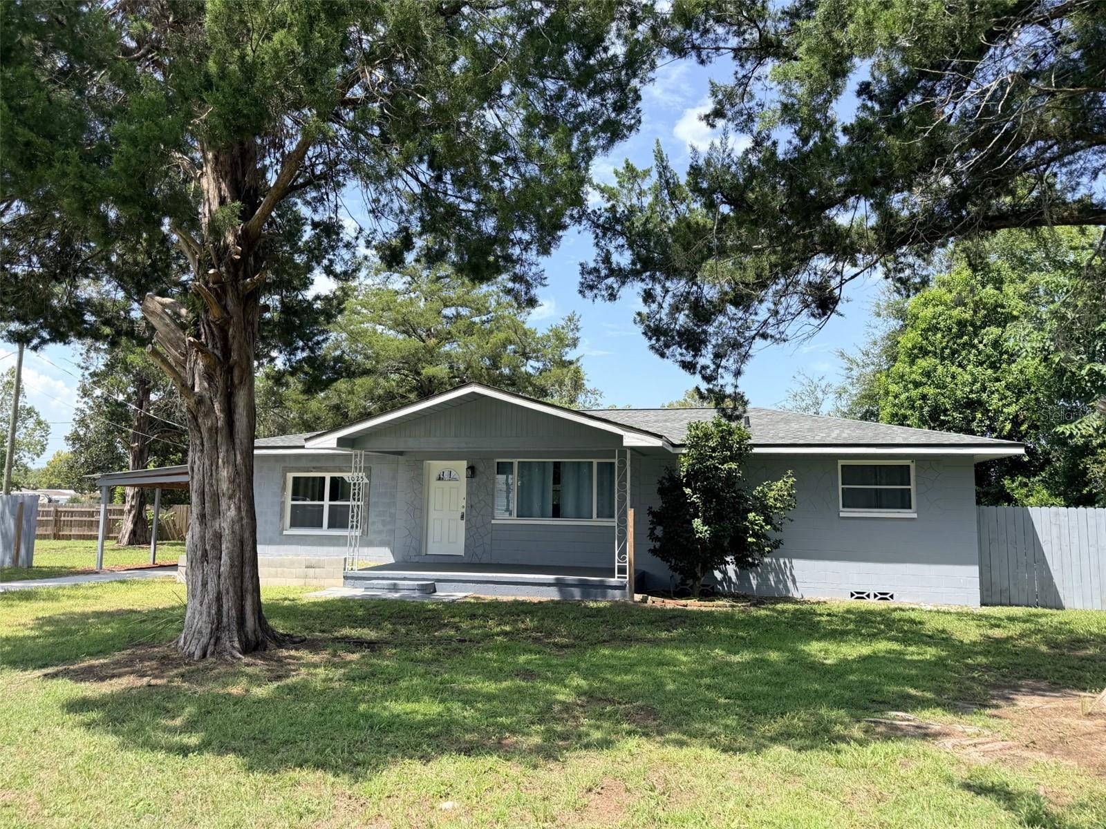 Single Family Residence in CHIEFLAND, FL - Daniel Dourado