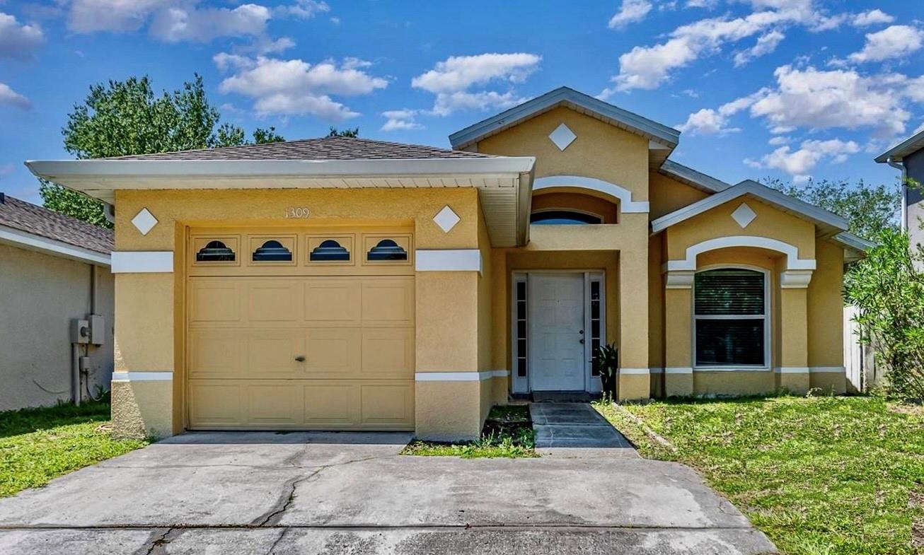 Single Family Residence in ORLANDO, FL - Daniel Dourado