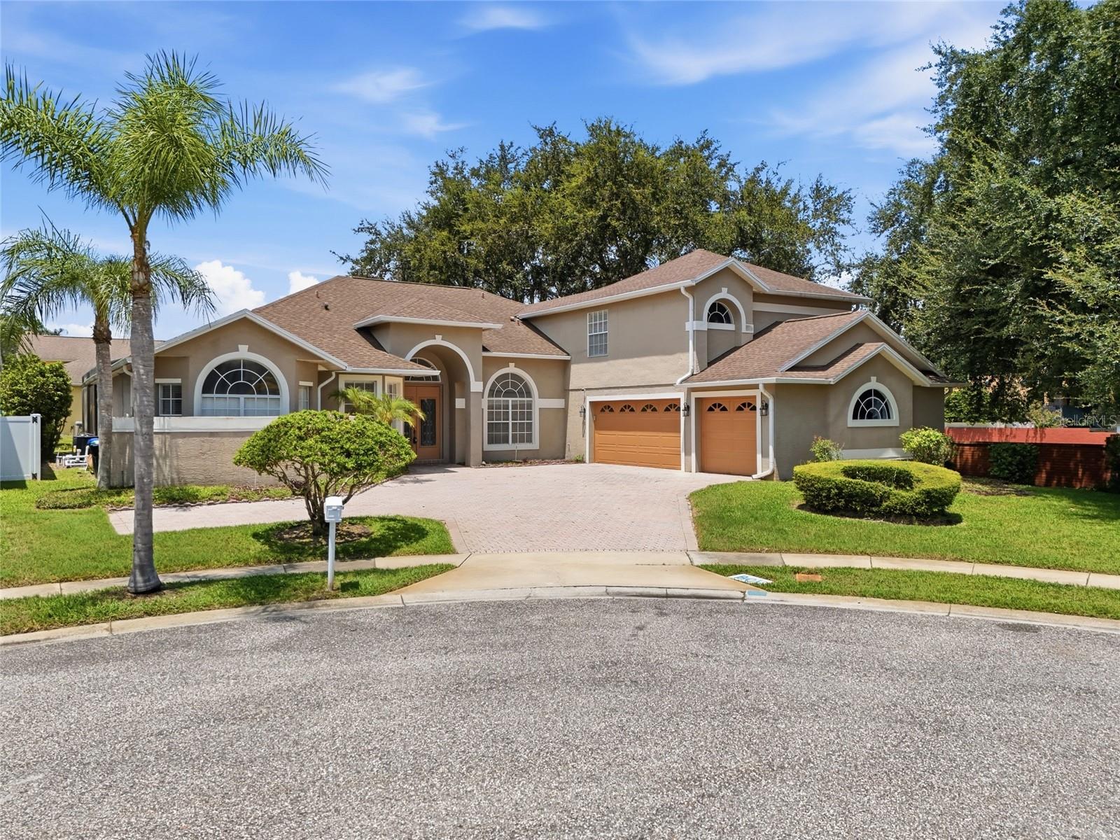 Single Family Residence in ORLANDO, FL - Daniel Dourado