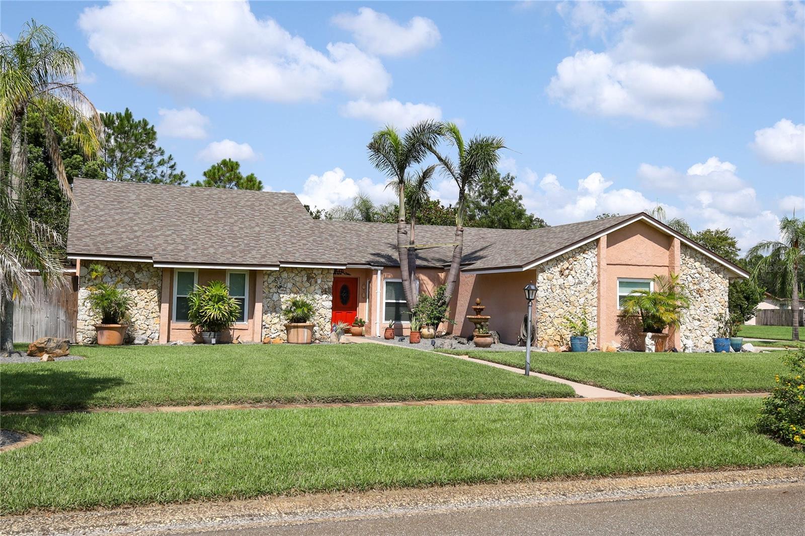 Single Family Residence in ORLANDO, FL - Daniel Dourado