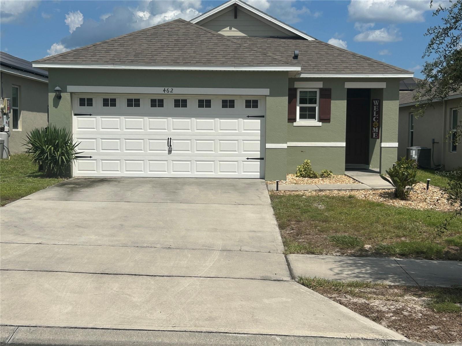Single Family Residence in DELAND, FL - Daniel Dourado