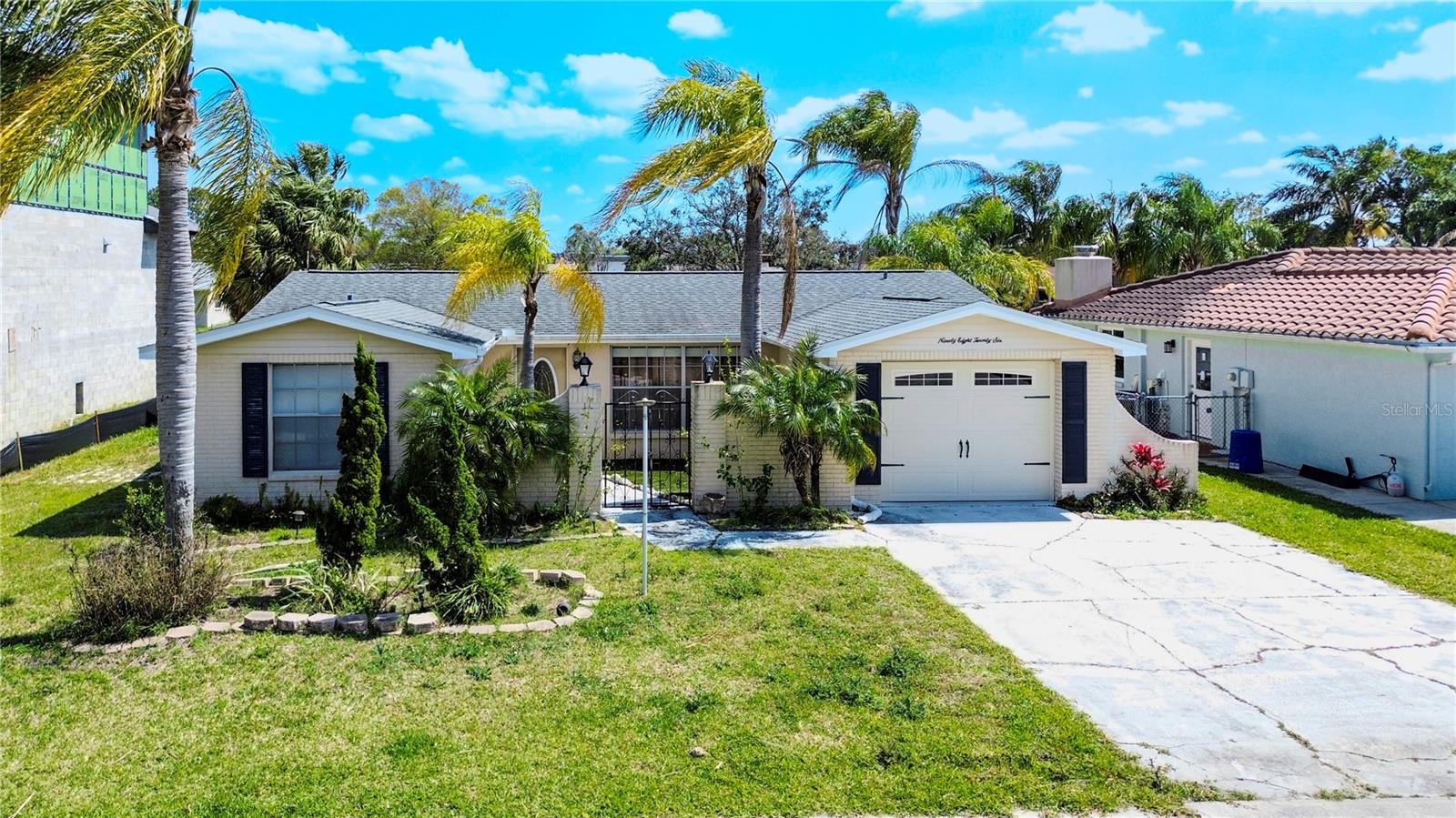 Single Family Residence em PORT RICHEY, FL - Daniel Dourado