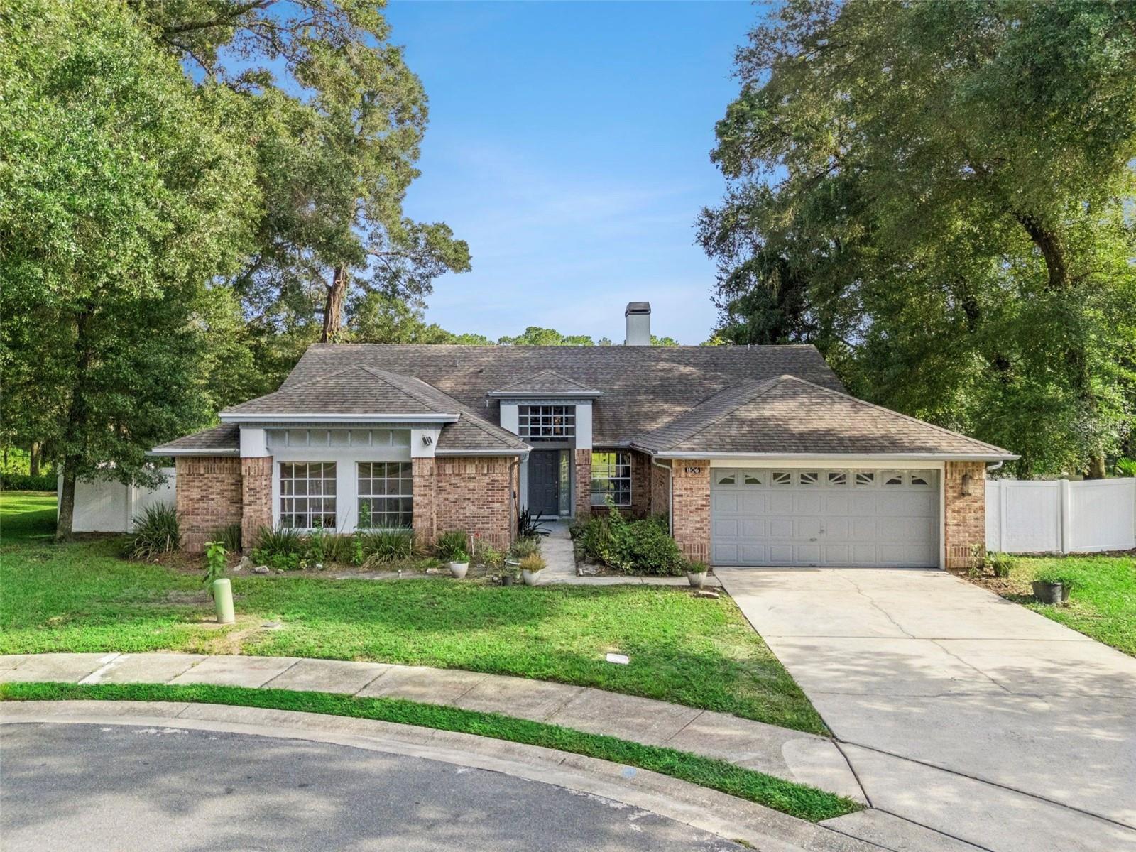 Single Family Residence in DELAND, FL - Daniel Dourado