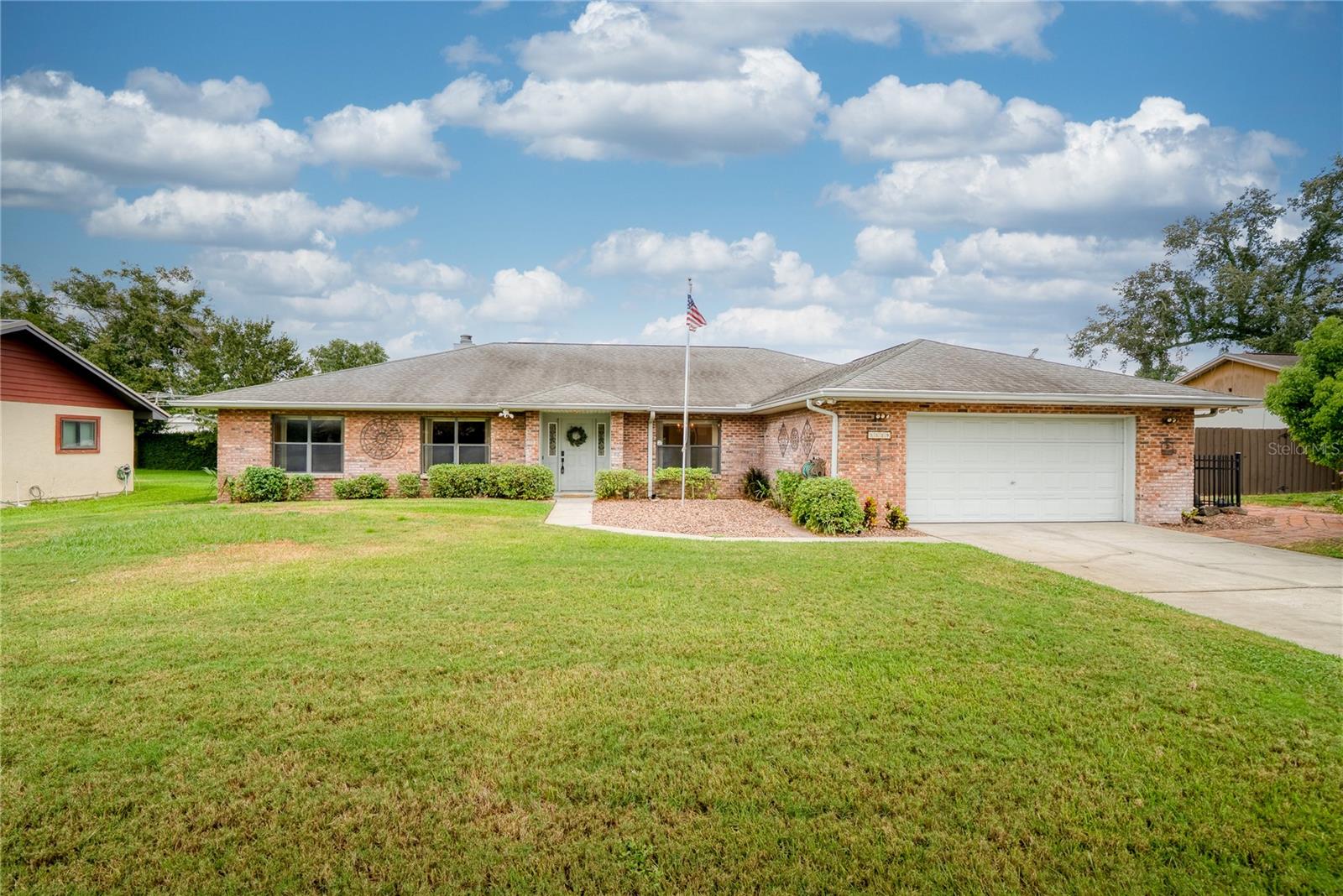 Single Family Residence in ORLANDO, FL - Daniel Dourado
