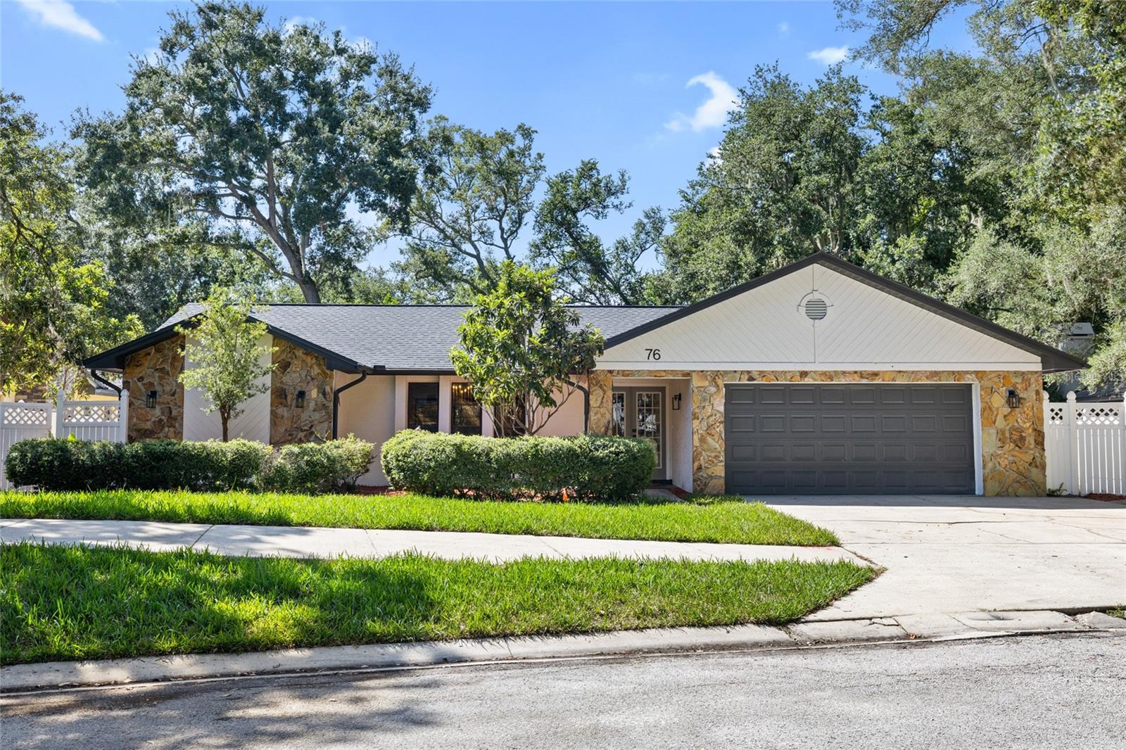 Single Family Residence in SAFETY HARBOR, FL - Daniel Dourado