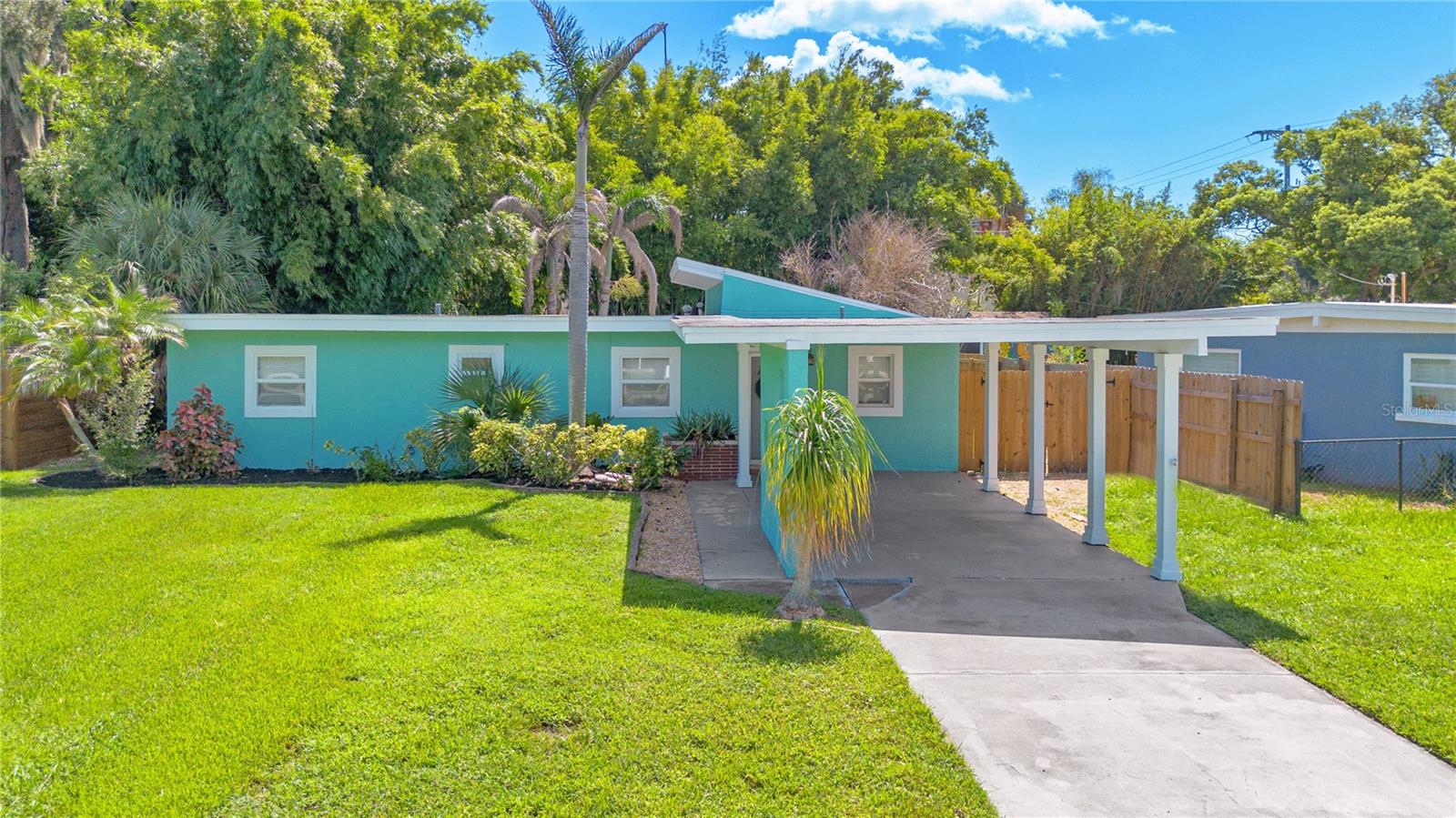 Single Family Residence in ST CLOUD, FL - Daniel Dourado