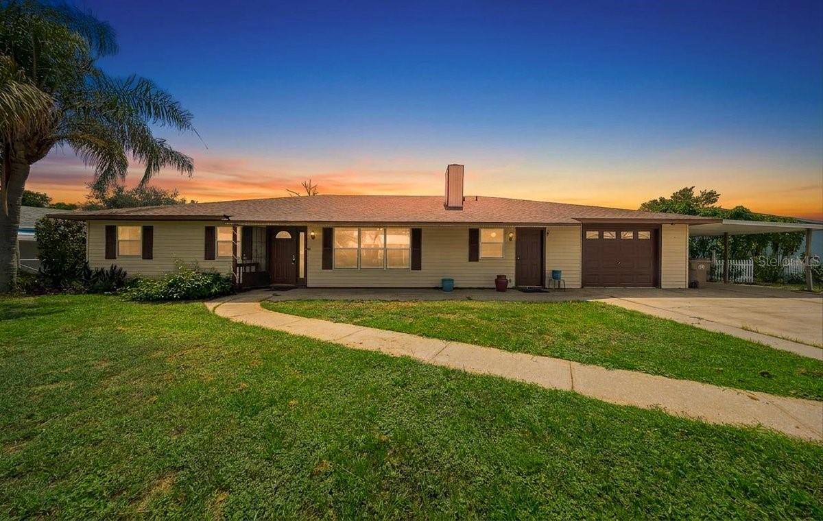 Single Family Residence in LEESBURG, FL - Daniel Dourado