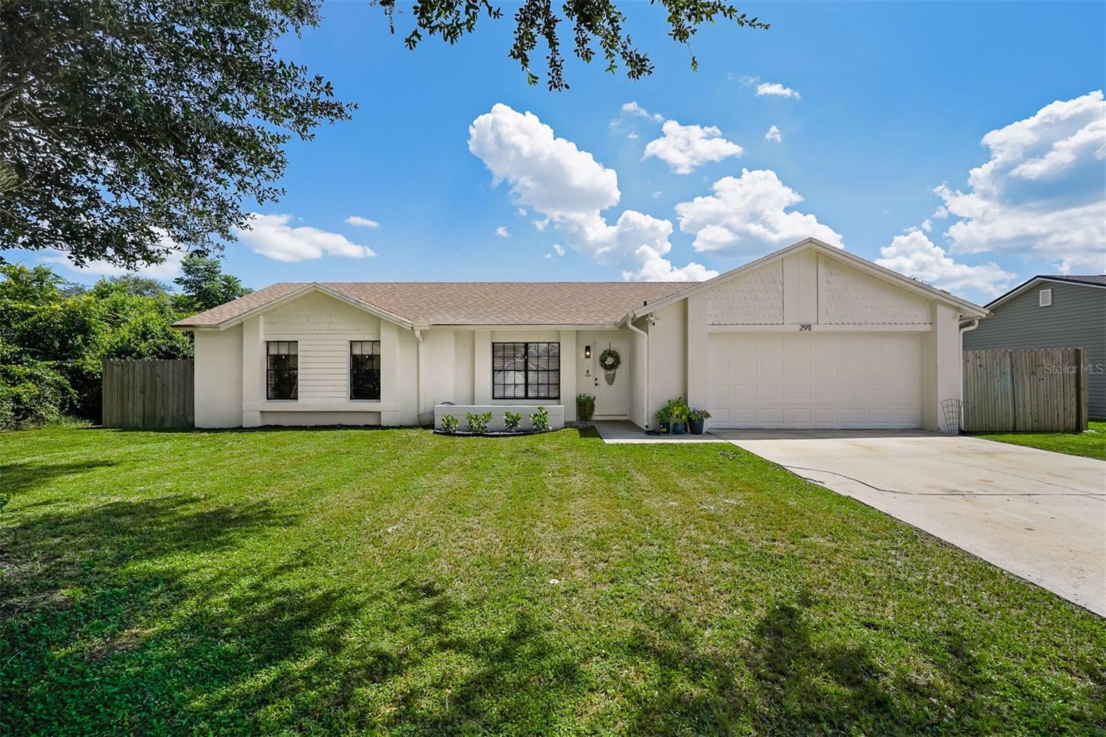Single Family Residence in DELTONA, FL - Daniel Dourado