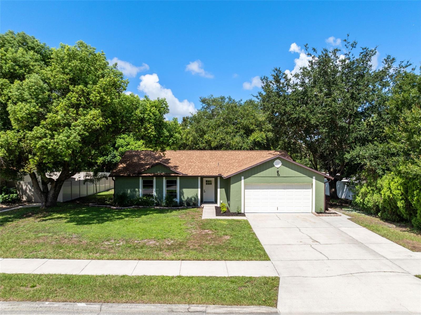 Single Family Residence in ST CLOUD, FL - Daniel Dourado