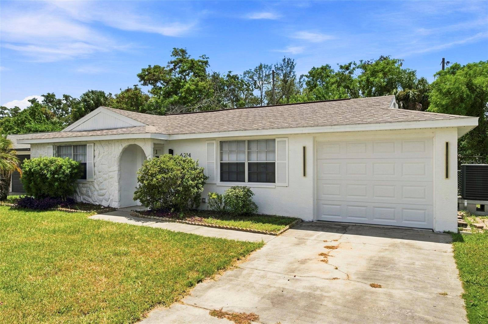 Single Family Residence em PORT RICHEY, FL - Daniel Dourado