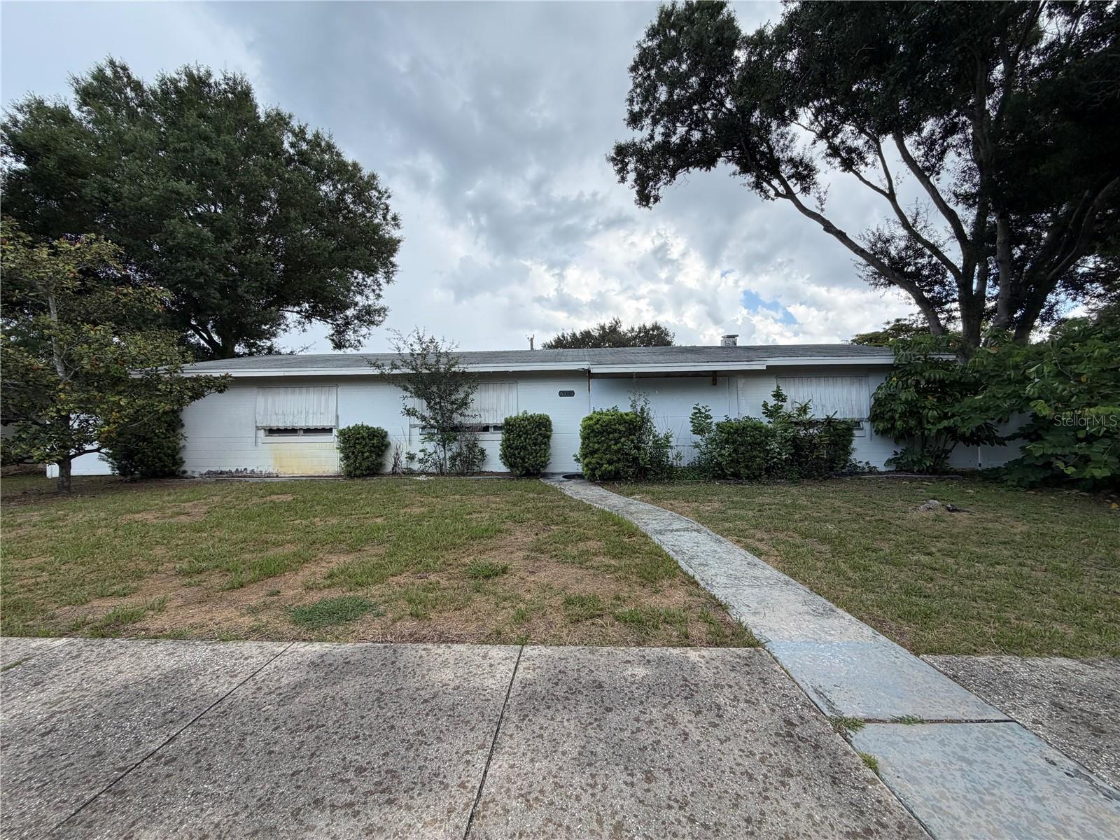 Single Family Residence em GULFPORT, FL - Daniel Dourado