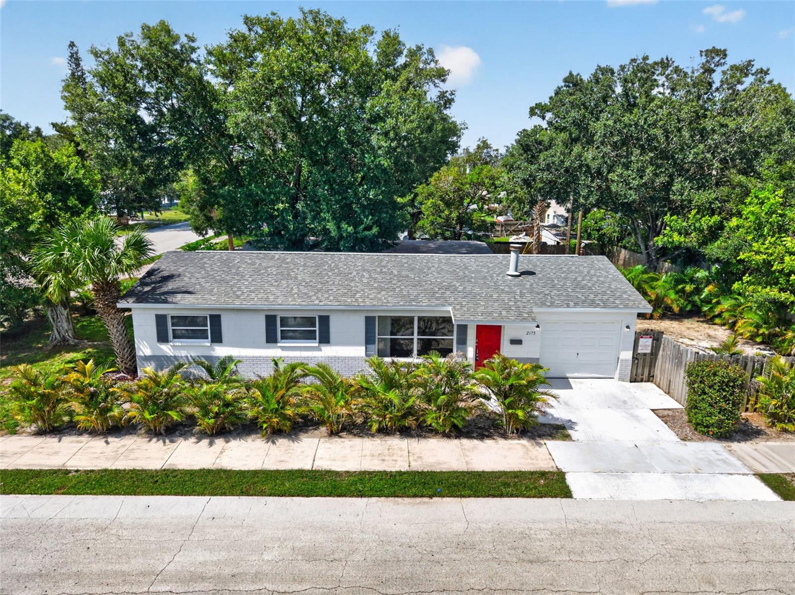 Single Family Residence em ST PETERSBURG, FL - Daniel Dourado