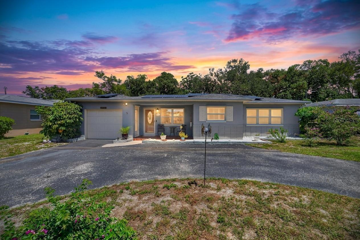 Single Family Residence em GULFPORT, FL - Daniel Dourado