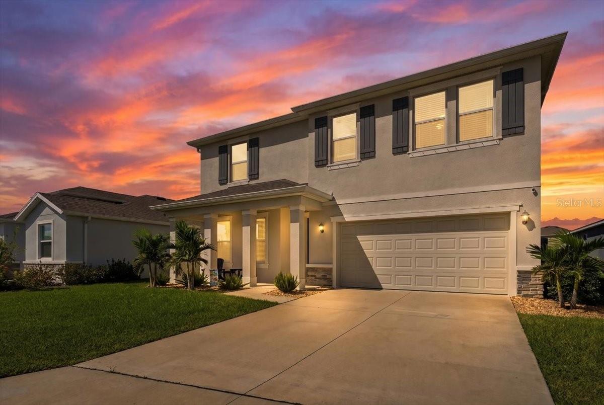 Single Family Residence in BRADENTON, FL - Daniel Dourado